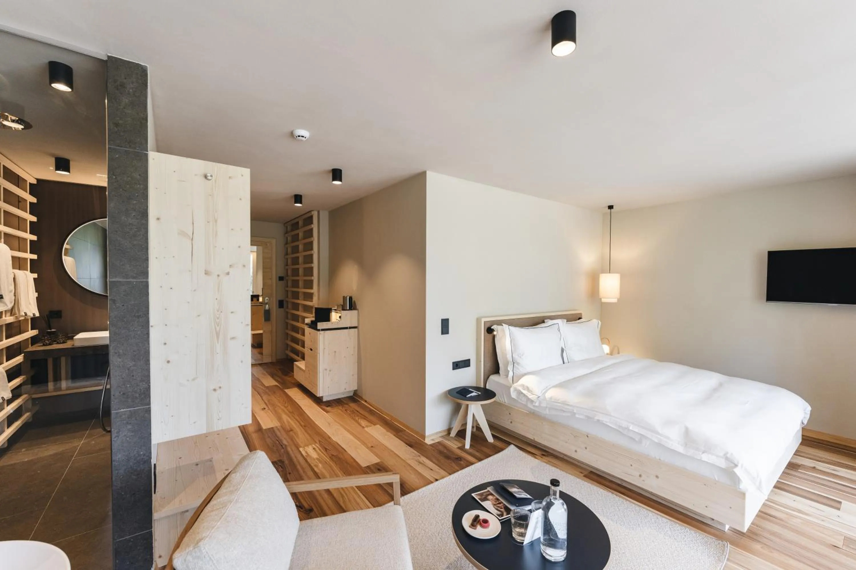 Photo of the whole room, Bed in Sensoria Dolomites