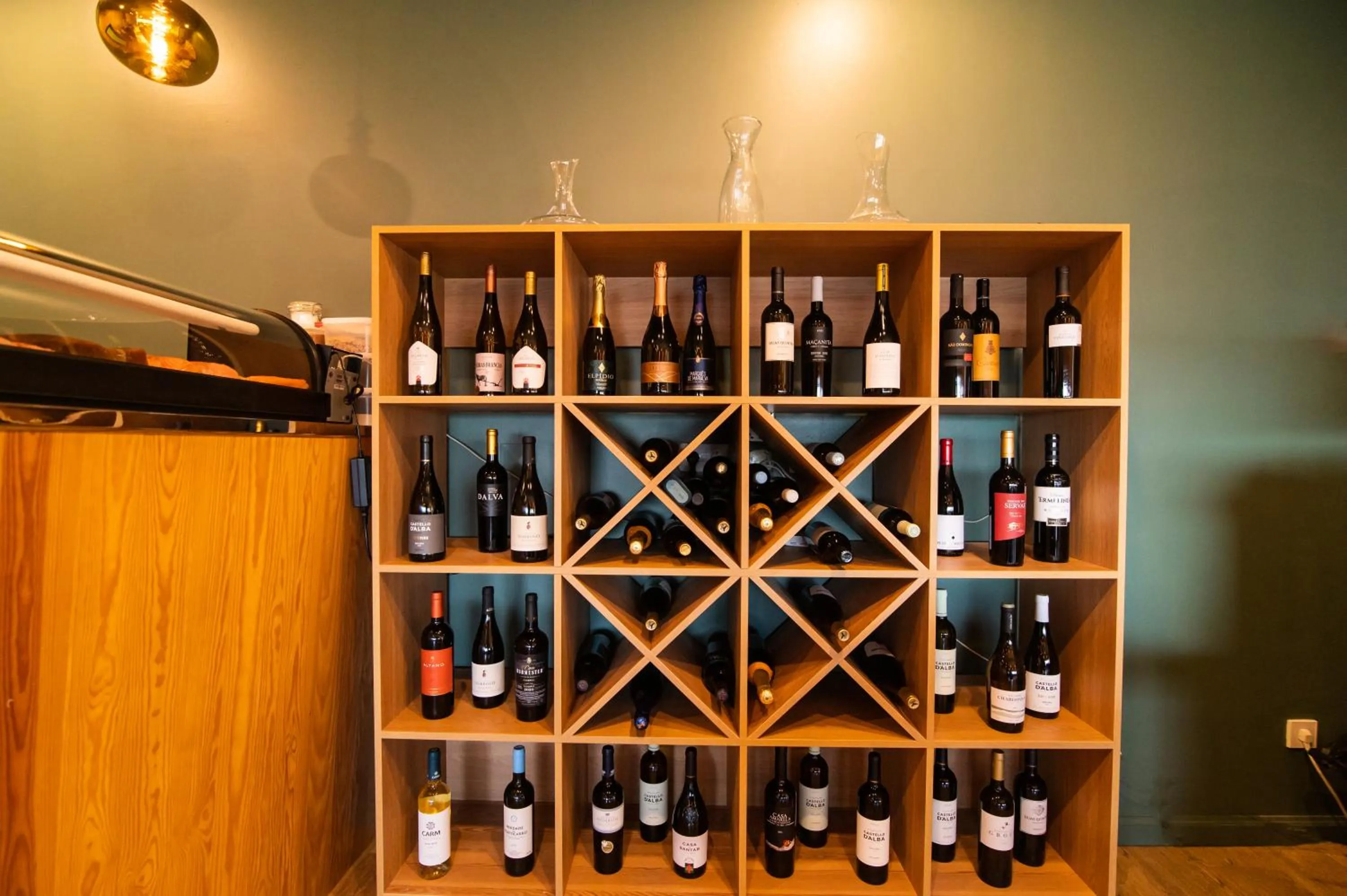 Restaurant/places to eat in ANC Resort