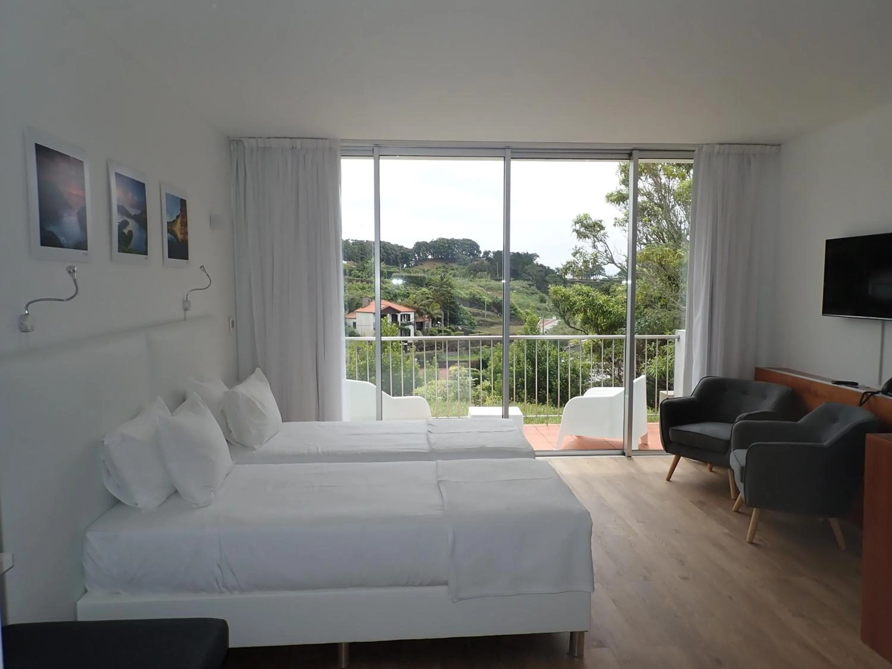 Photo of the whole room, Bed in ANC Resort