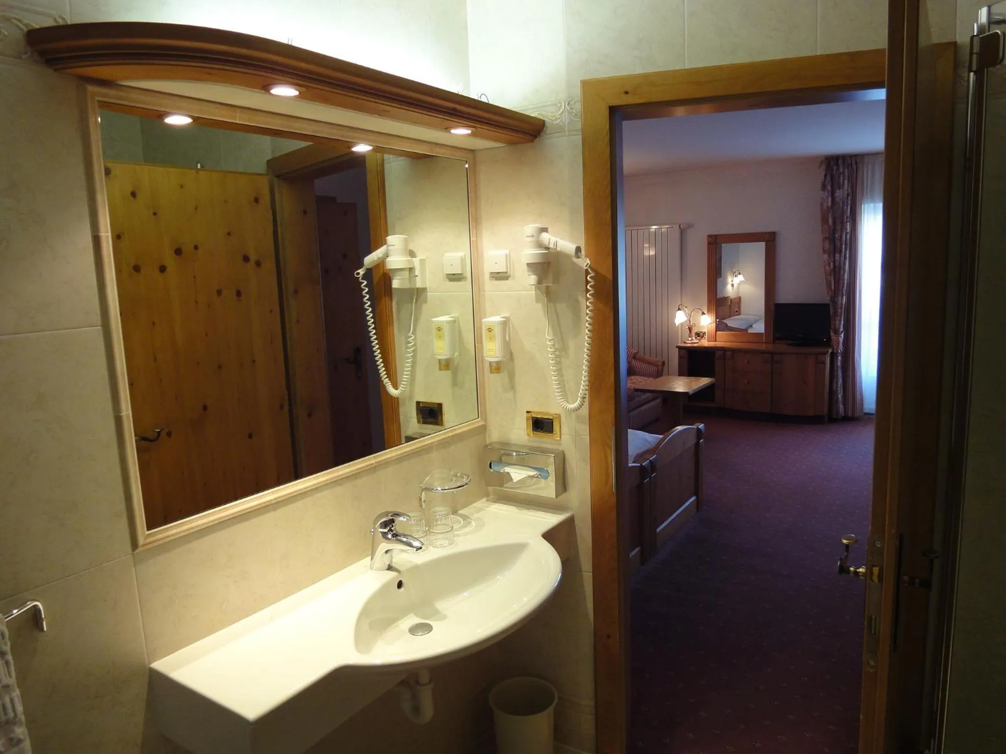 Bathroom in Hotel zum Wolf