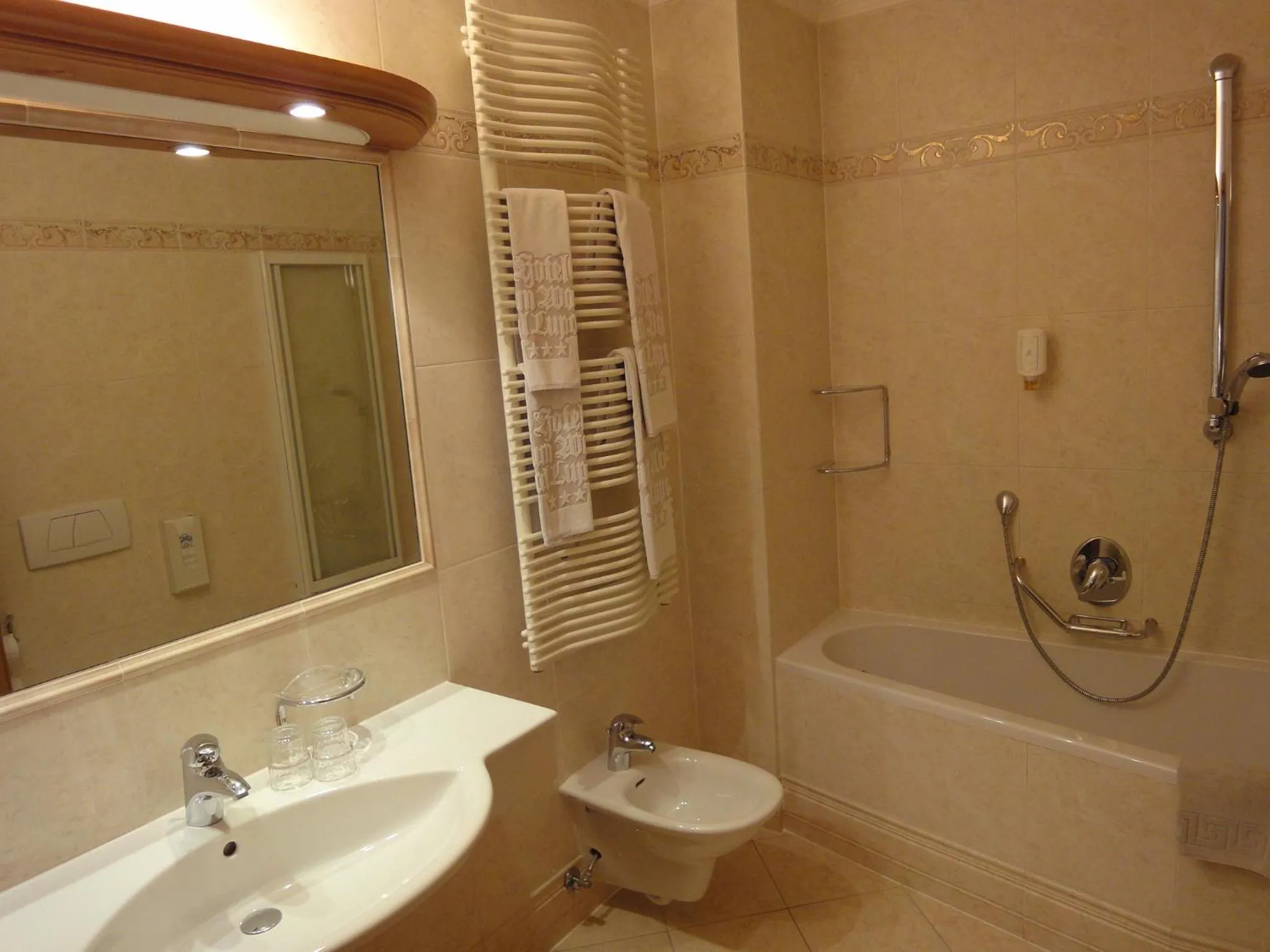 Bathroom in Hotel zum Wolf