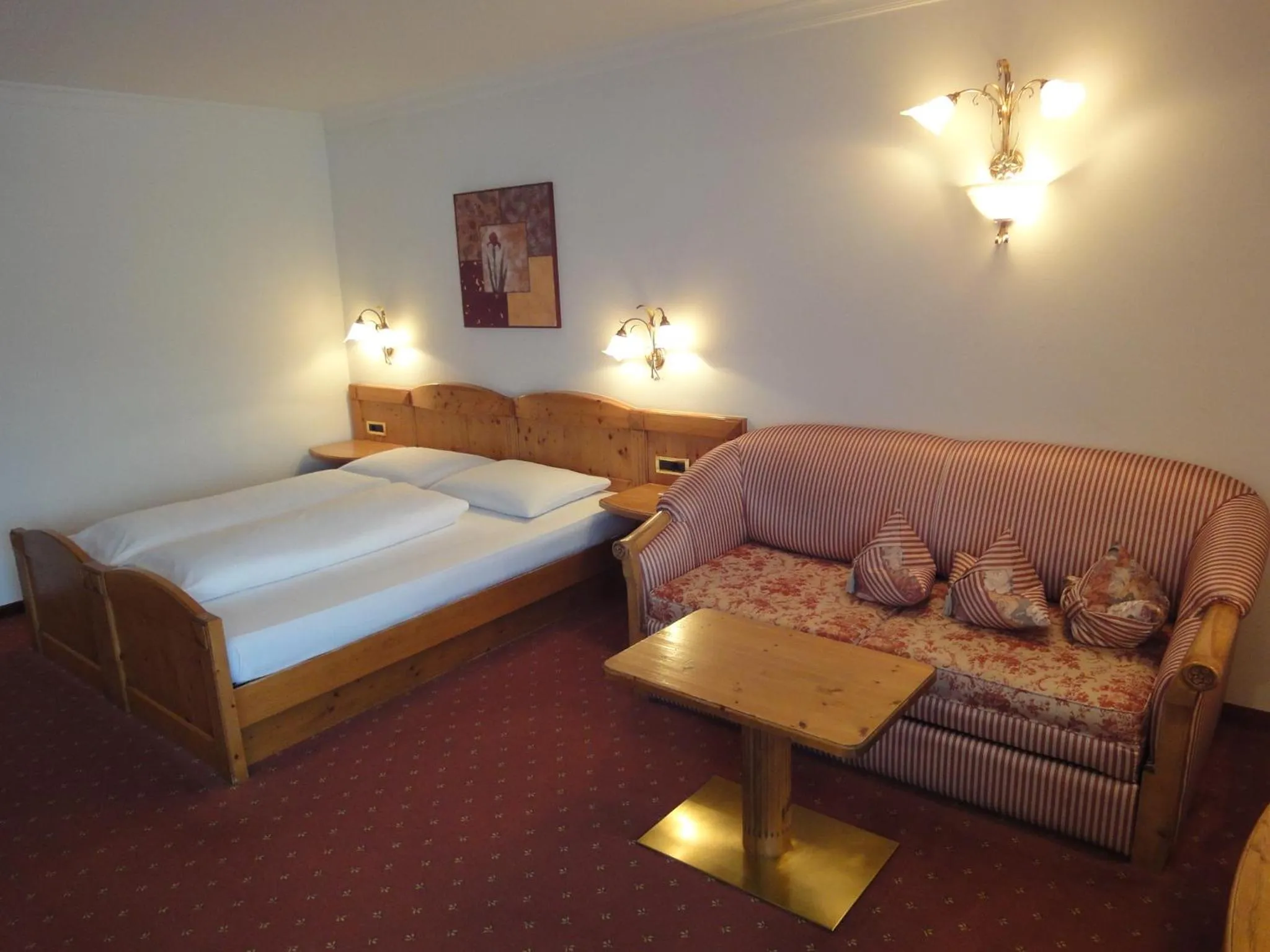 Bedroom, Bed in Hotel zum Wolf