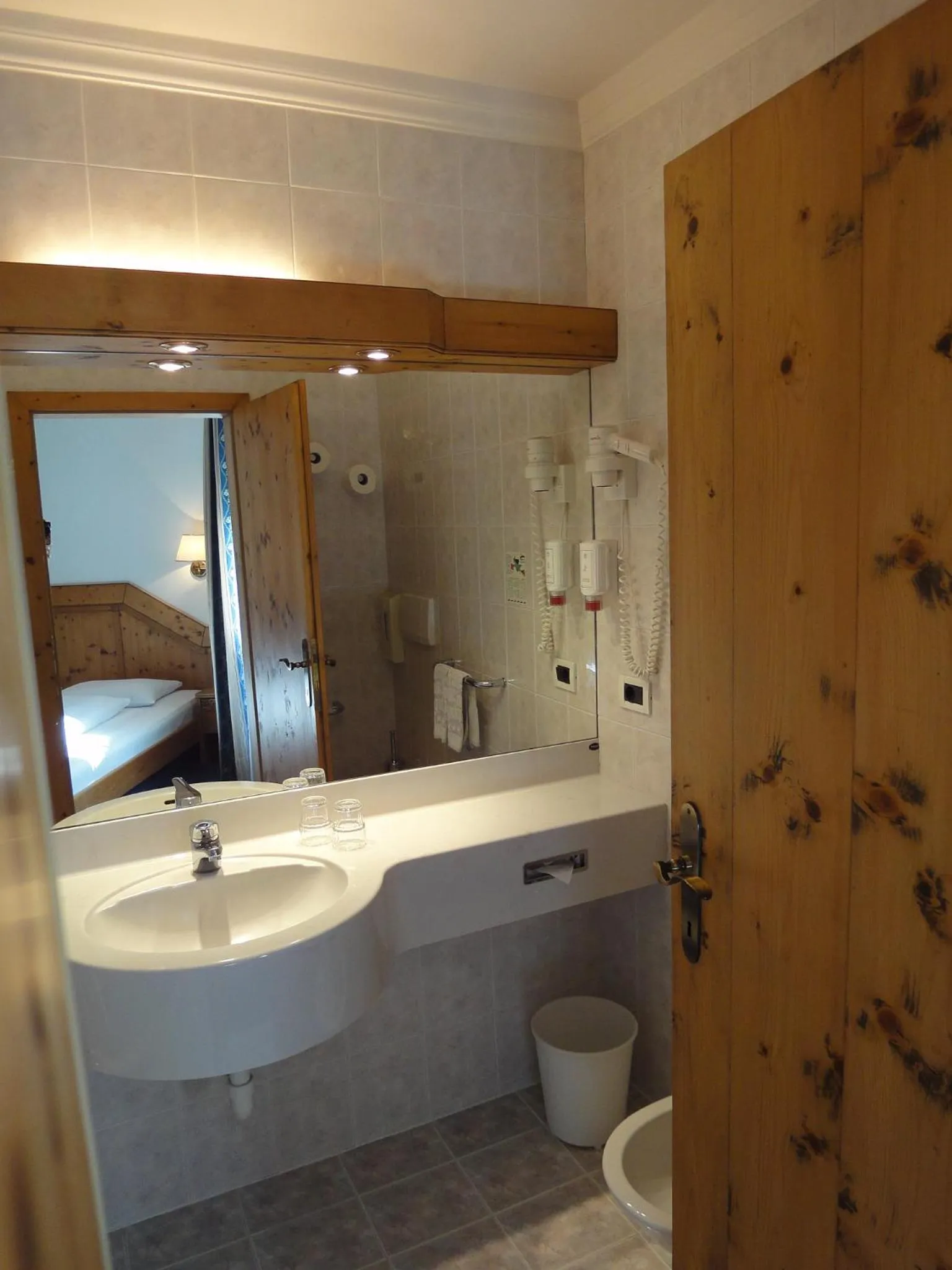 Bathroom in Hotel zum Wolf