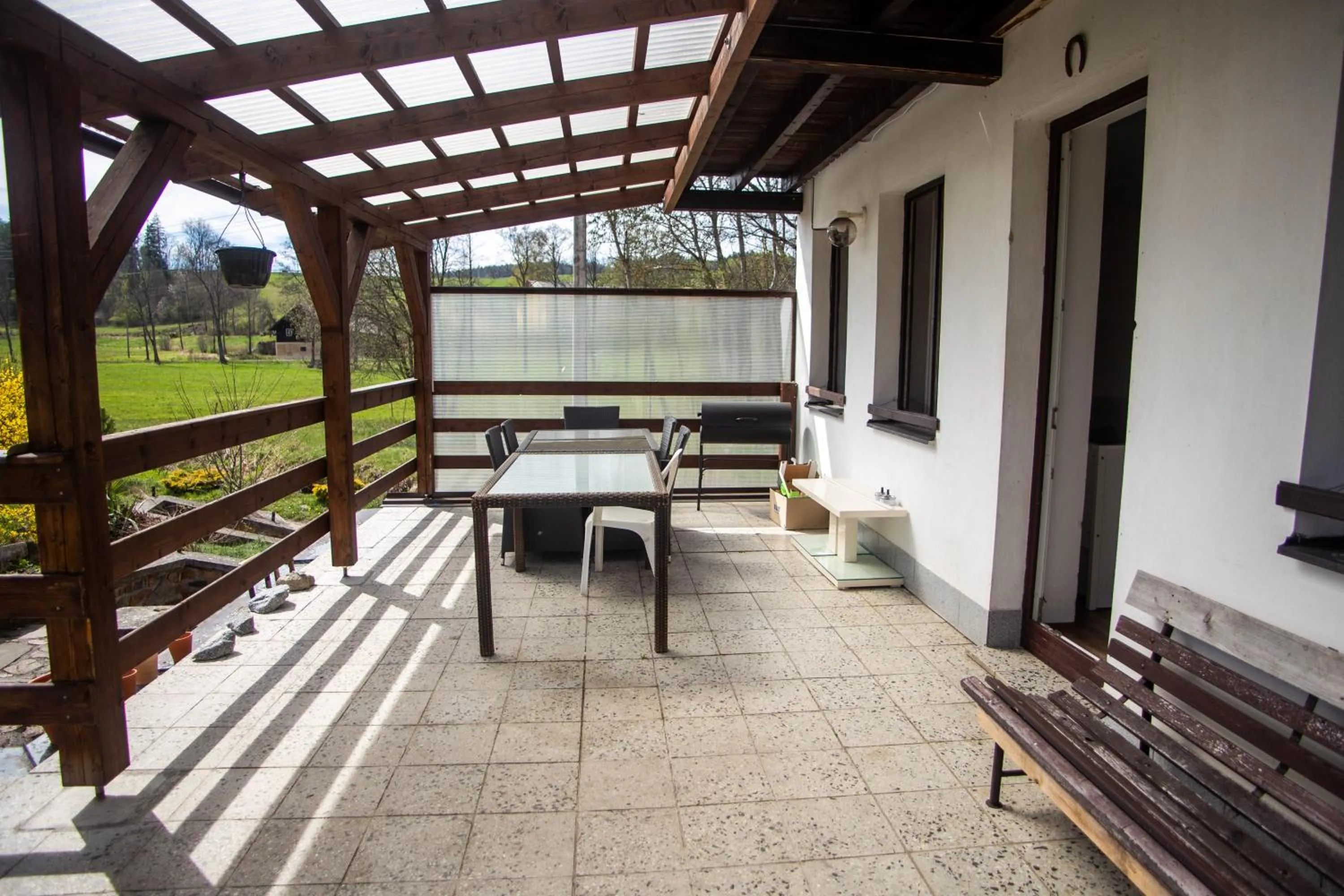 BBQ facilities in Apartmány Ve Mlejně