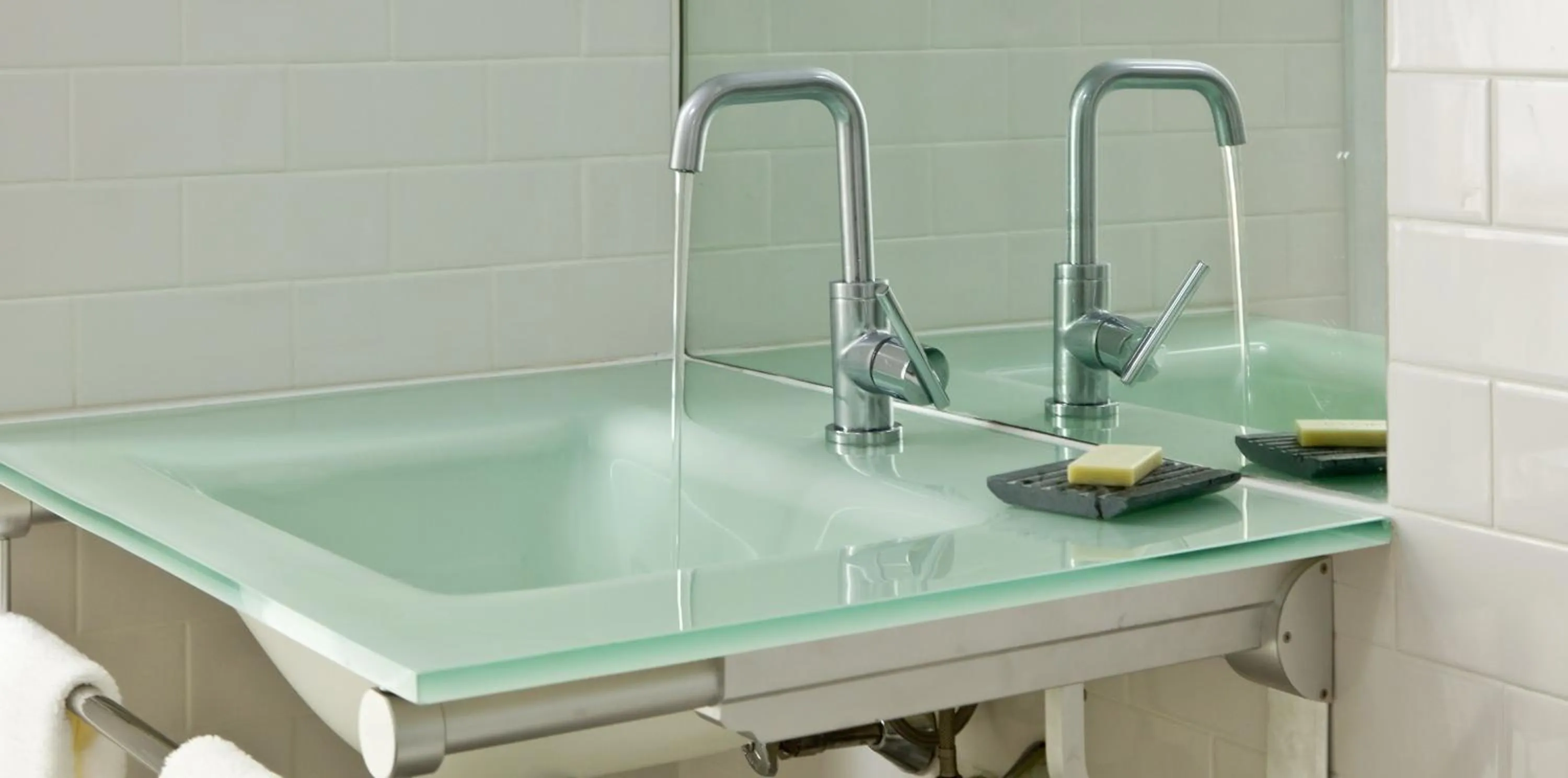 Bathroom in Ledges Hotel