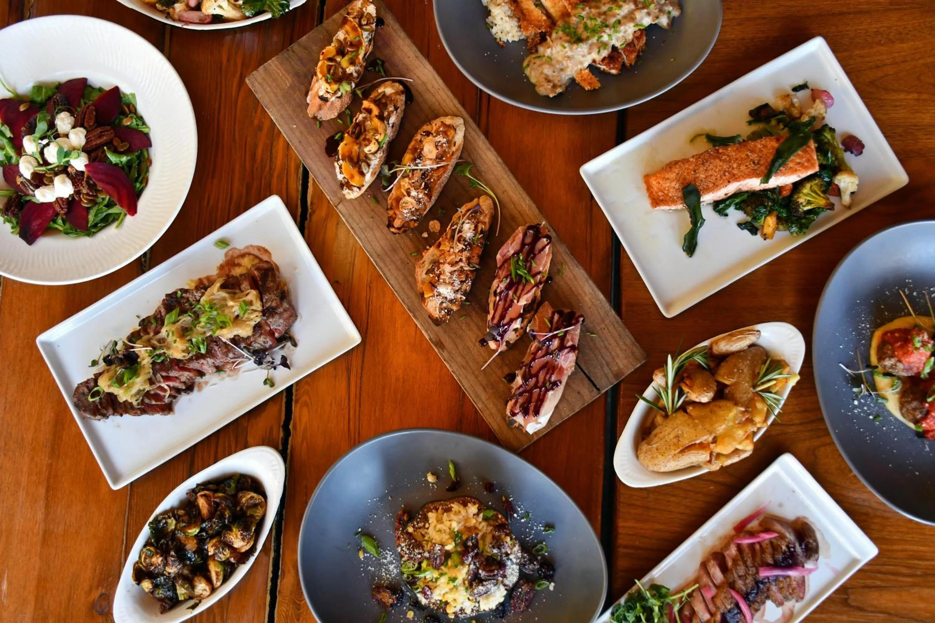 Restaurant/places to eat in Ledges Hotel