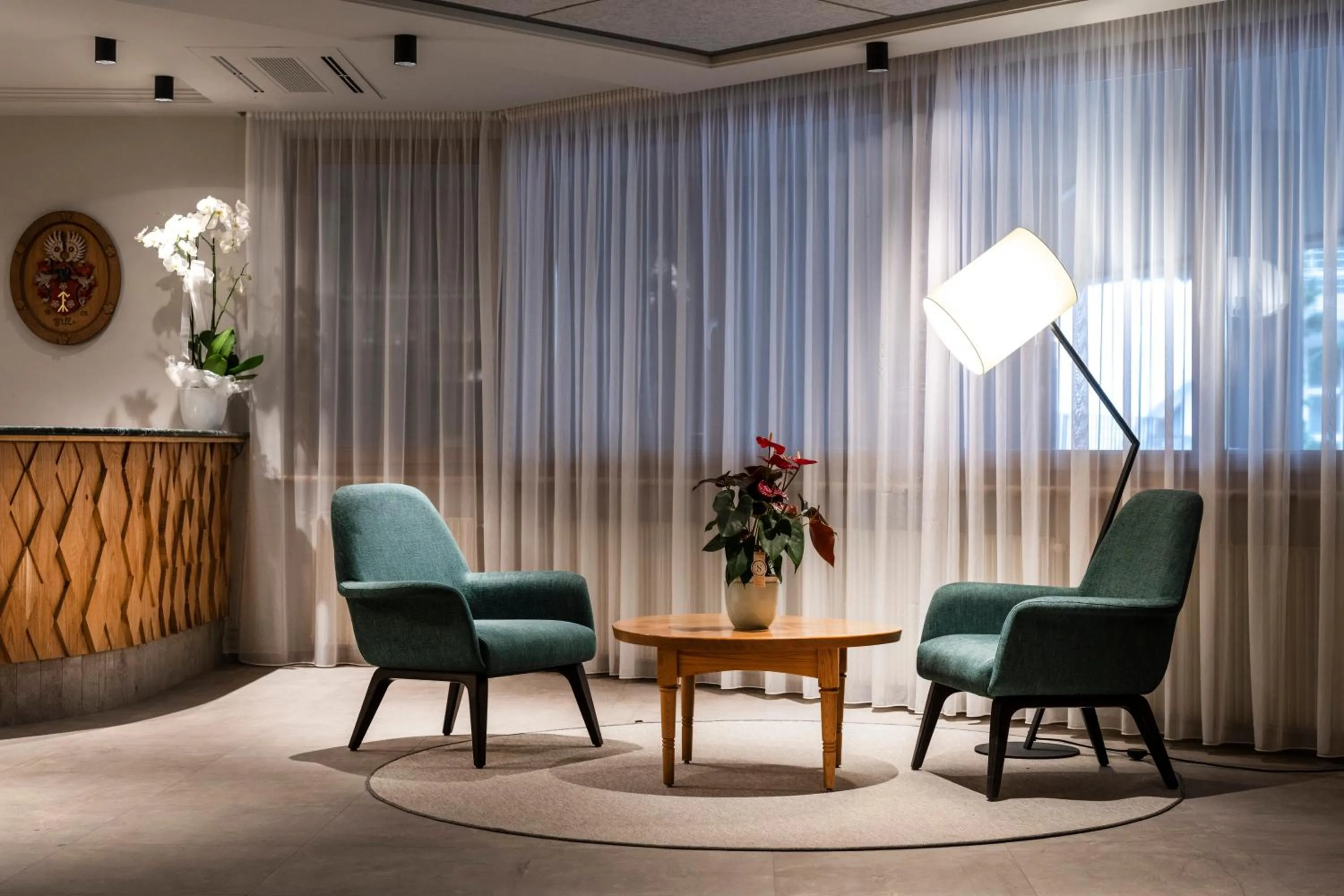 Lobby or reception in Hotel Alpenroyal