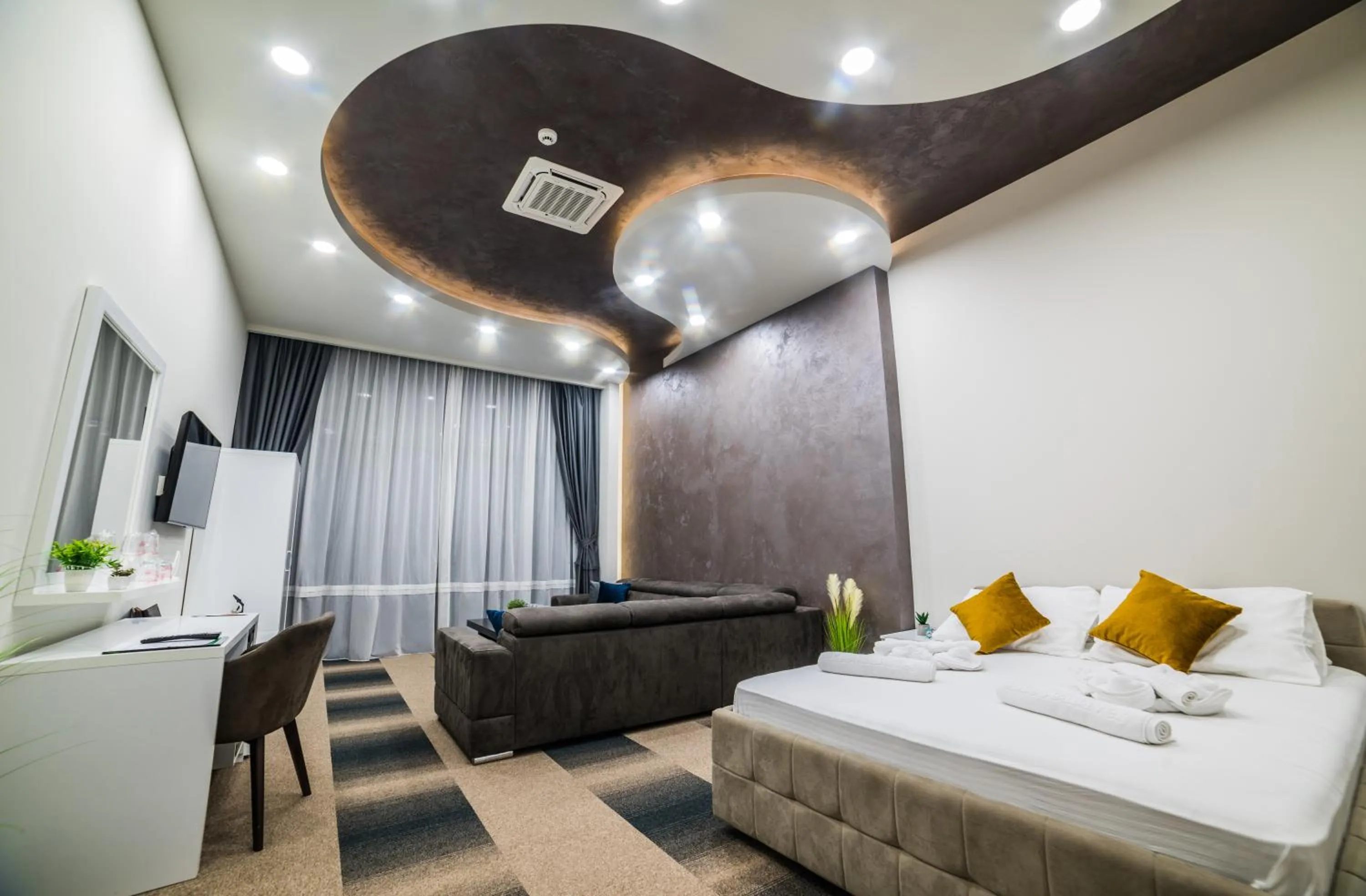 Photo of the whole room, Bed in Hotel River