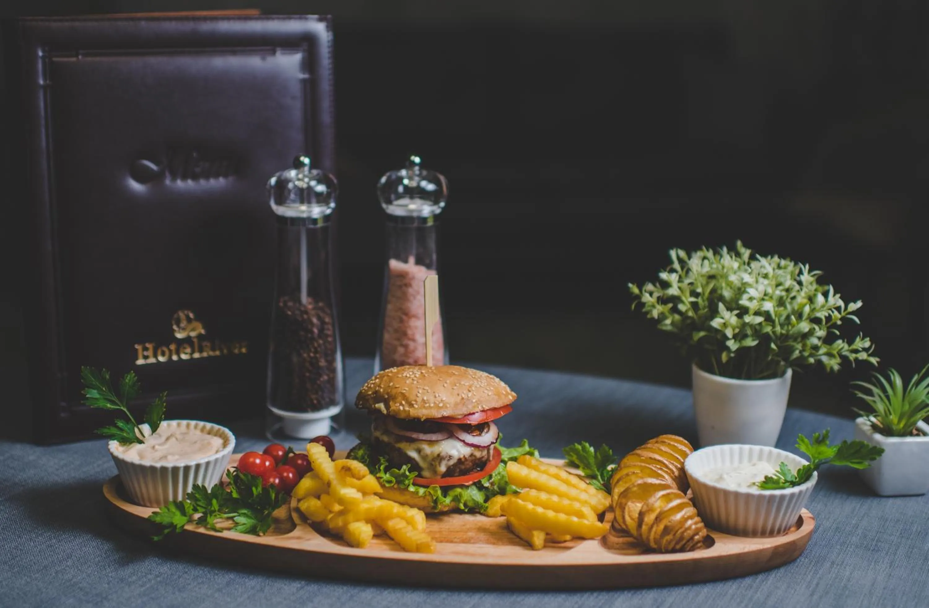 Lunch in Hotel River