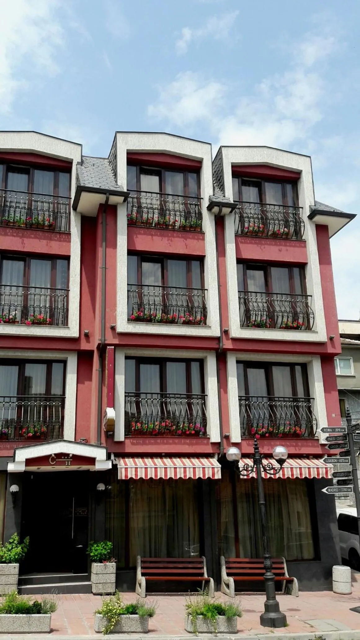 Facade/entrance in Hotel Central