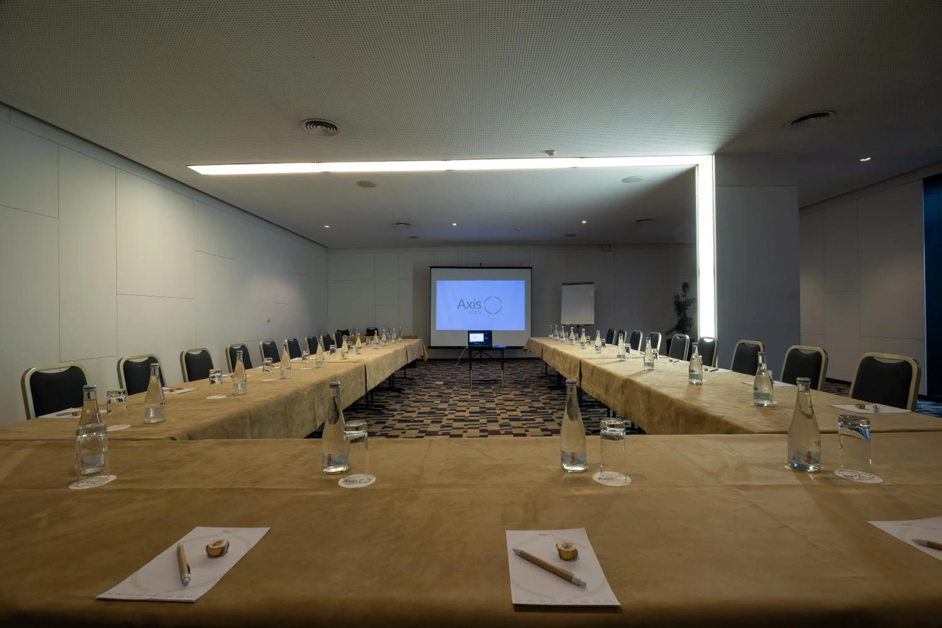 Meeting/conference room in Axis Viana Business & SPA Hotel