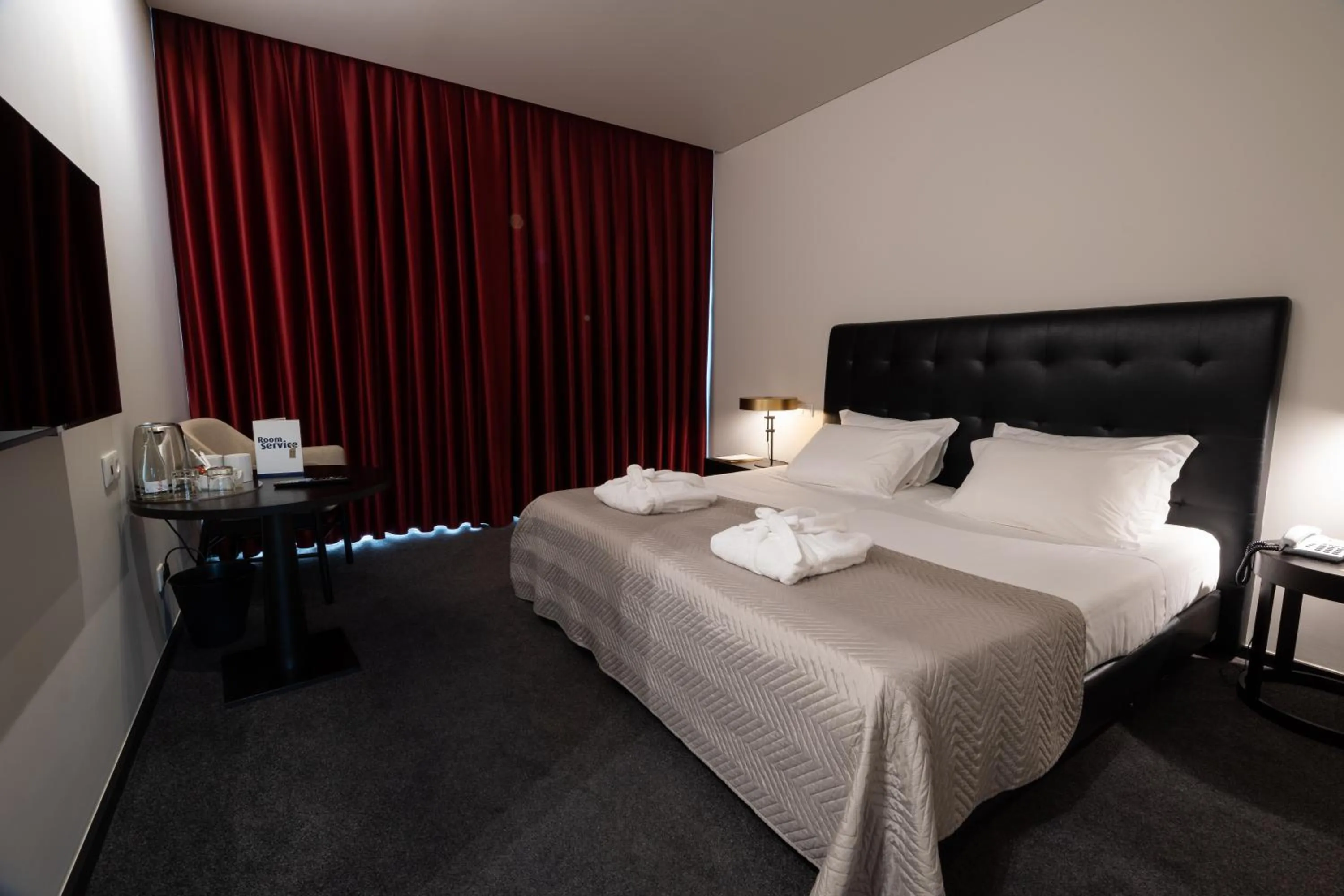 Bedroom, Bed in Axis Viana Business & SPA Hotel
