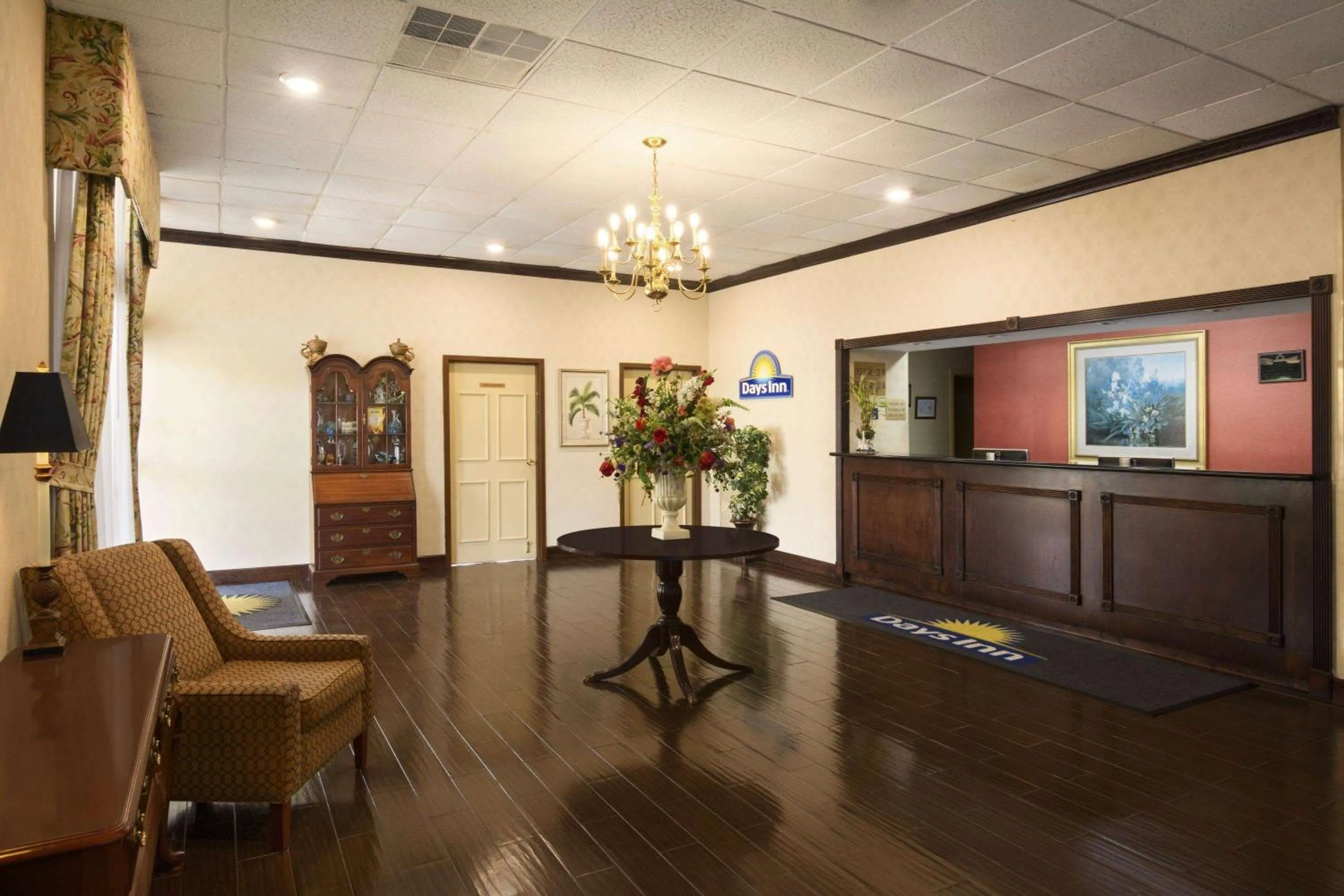 Lobby or reception in Days Inn by Wyndham Rome Downtown