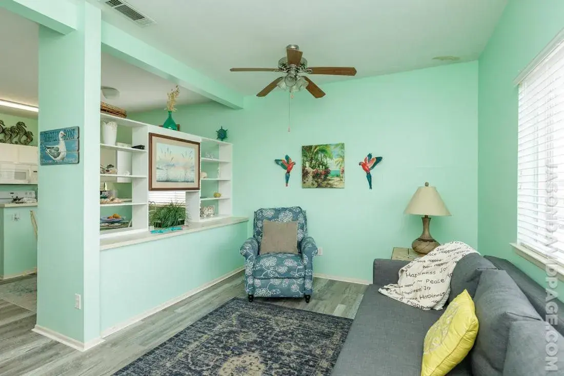 Charming family condo - walking distance to beach by Mustang Island, Sleeps Four, 2025 Traveler Award Charming family condo - walking distance to beach by Mustang Island, Sleeps Four, 2025 Traveler Award