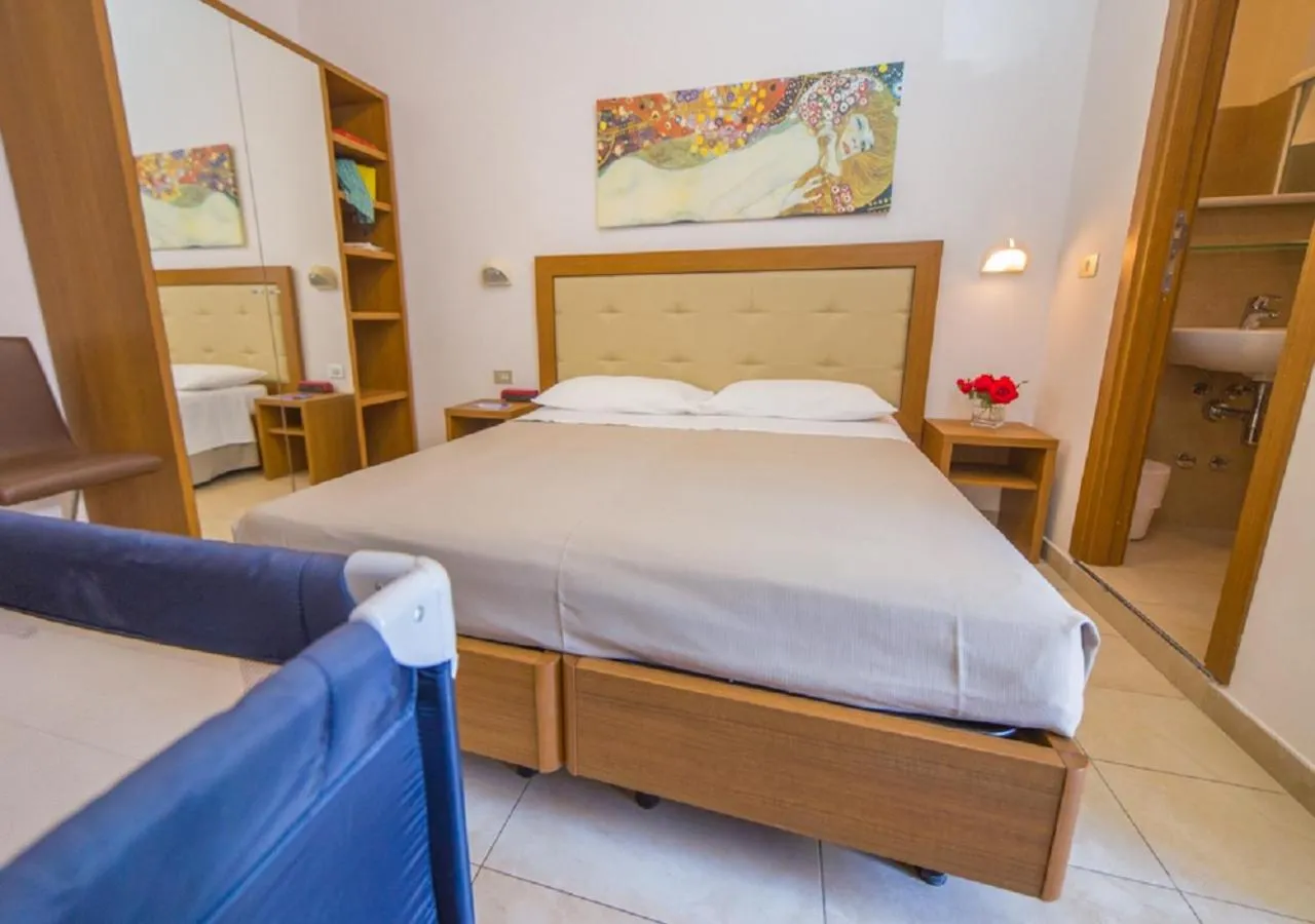 Bedroom, Bed in Mediterraneo Hotel & Suites