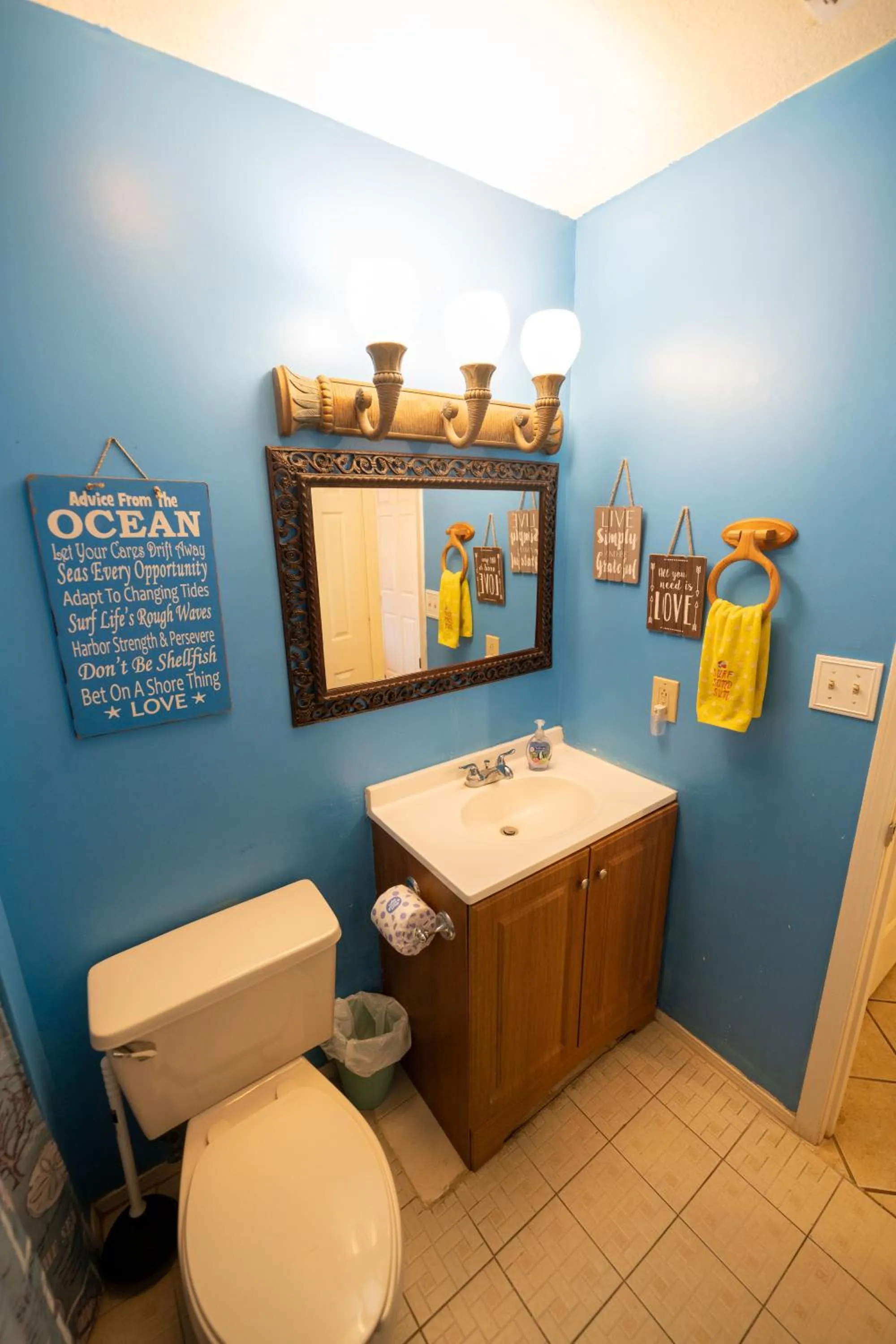 Charming SPI family condo - walking distance to the beach, Sleeps 6, Third Floor, 2025 Traveler Award