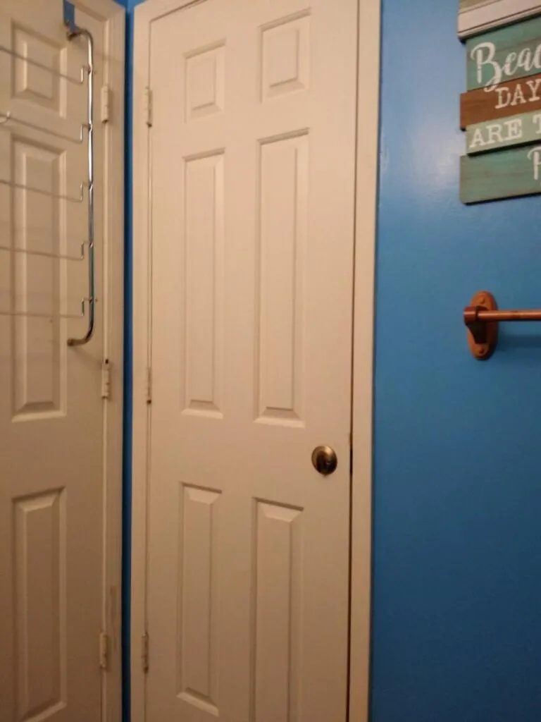 Bathroom in Charming SPI family condo - walking distance to the beach, Sleeps 6, Third Floor, 2025 Traveler Award