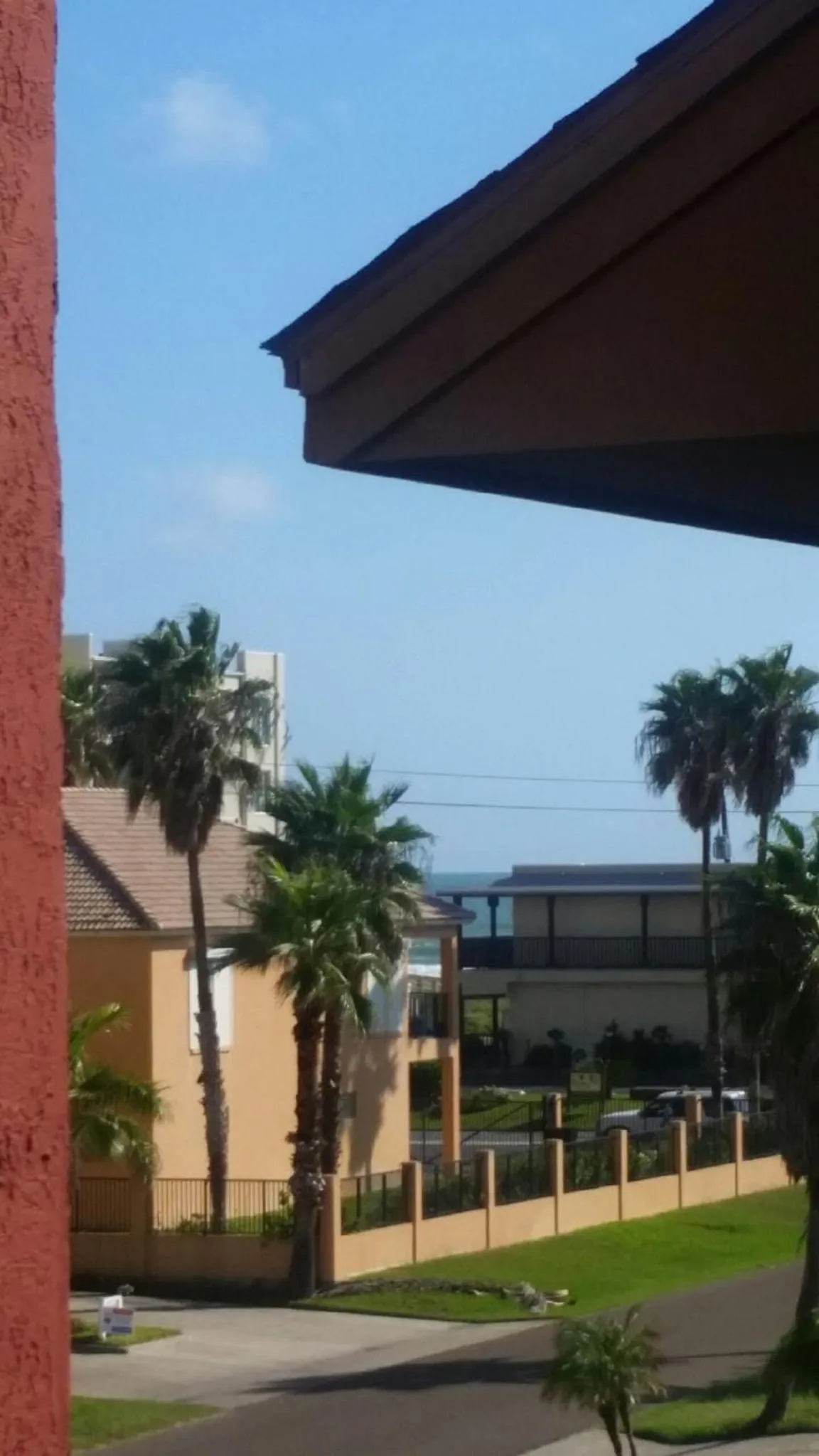 Property building in Charming SPI family condo - walking distance to the beach, Sleeps 6, Third Floor, 2025 Traveler Award