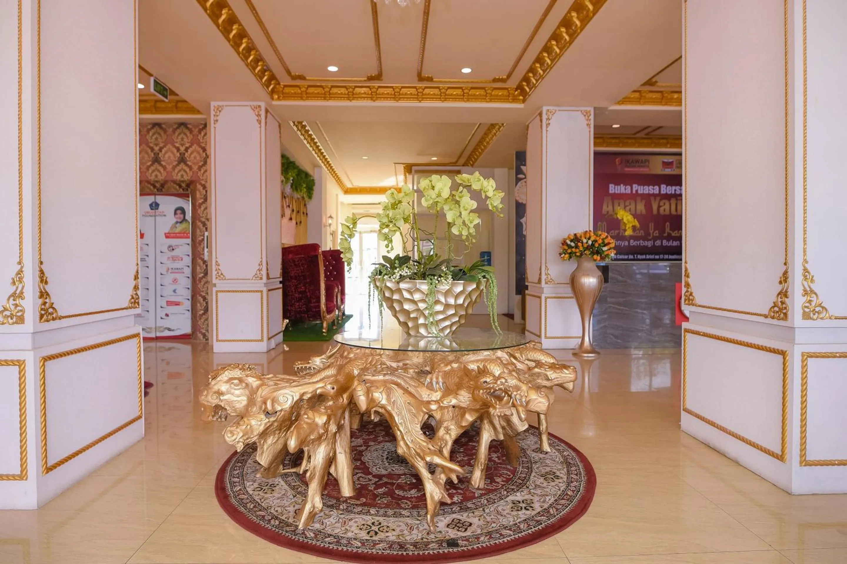 Lobby or reception in Capital O 854 Ub Caisar Hotel