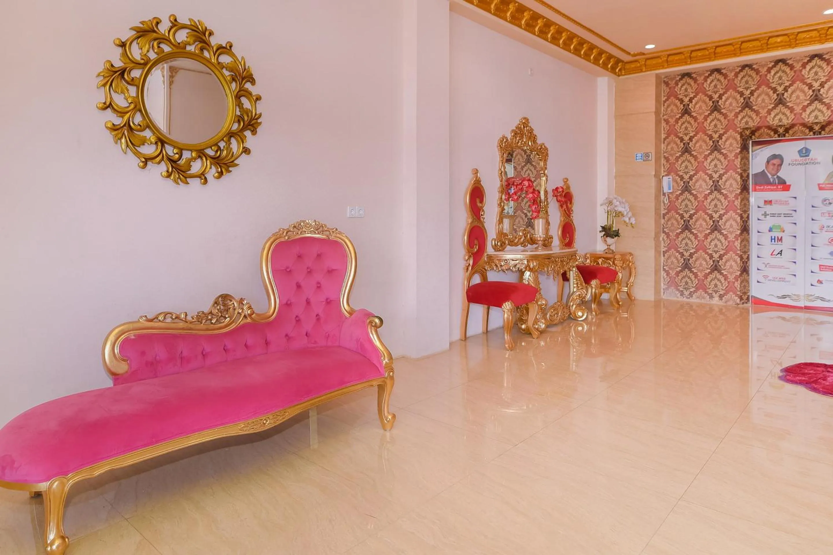 Lobby or reception in Capital O 854 Ub Caisar Hotel