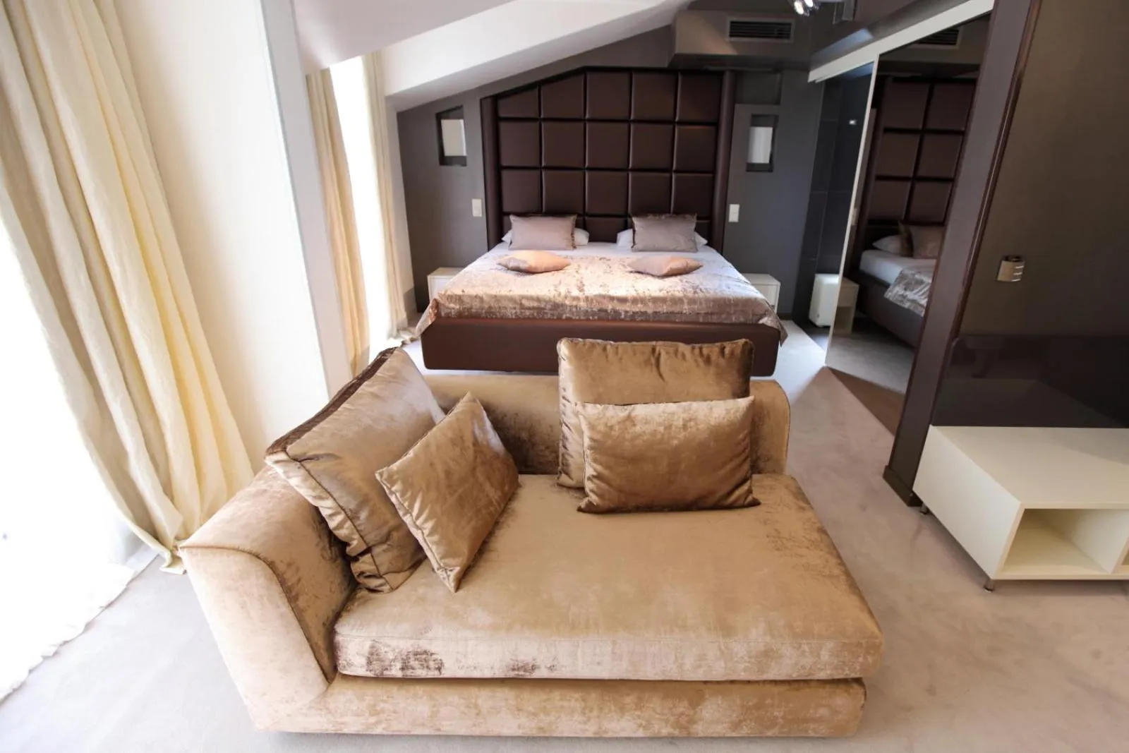 Bed in Damianii Luxury Boutique Hotel & Spa