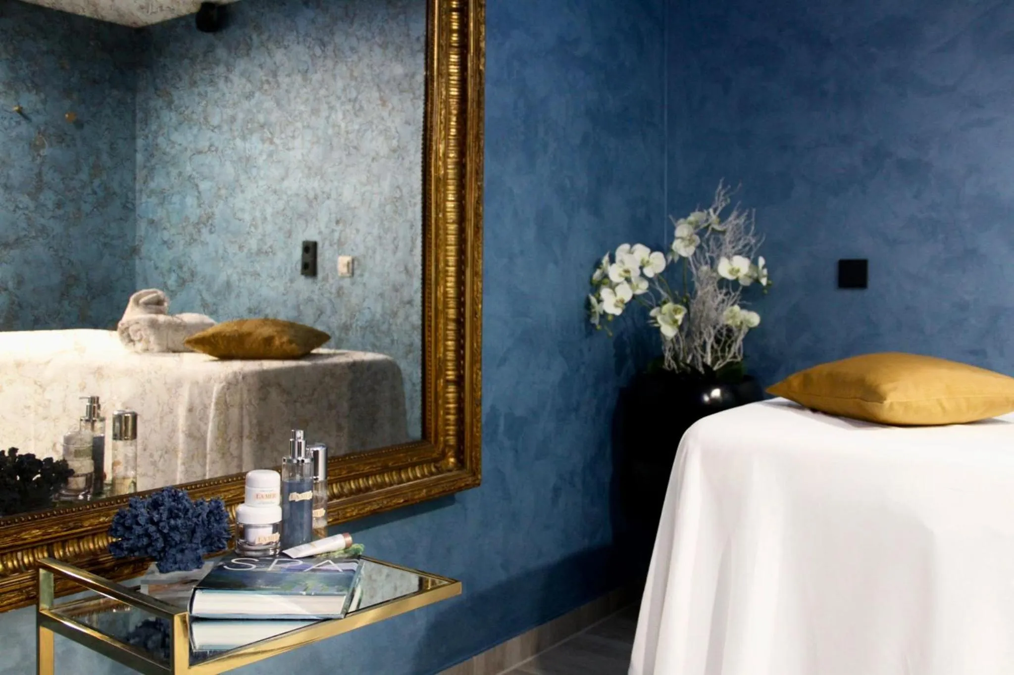 Massage, Bed in Damianii Luxury Boutique Hotel & Spa