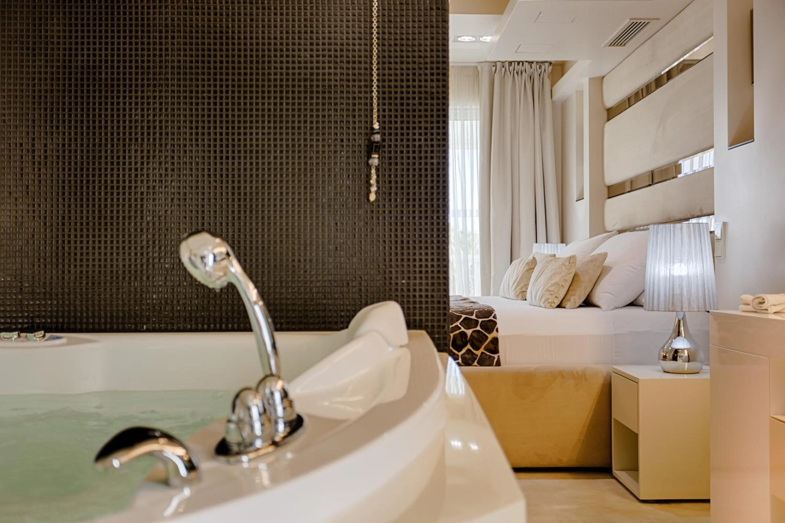 Bathroom, Bed in Damianii Luxury Boutique Hotel & Spa