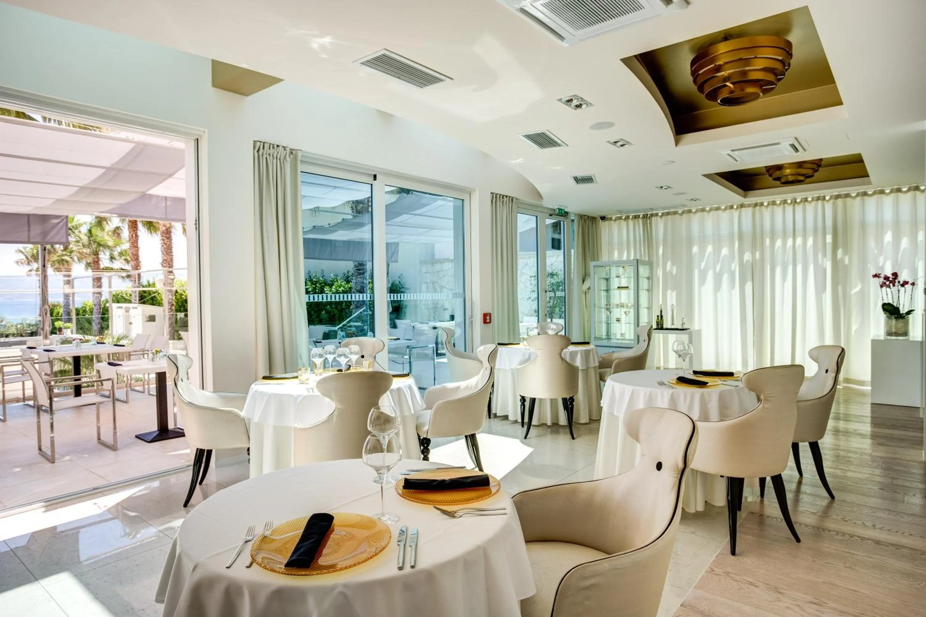 Restaurant/places to eat in Damianii Luxury Boutique Hotel & Spa
