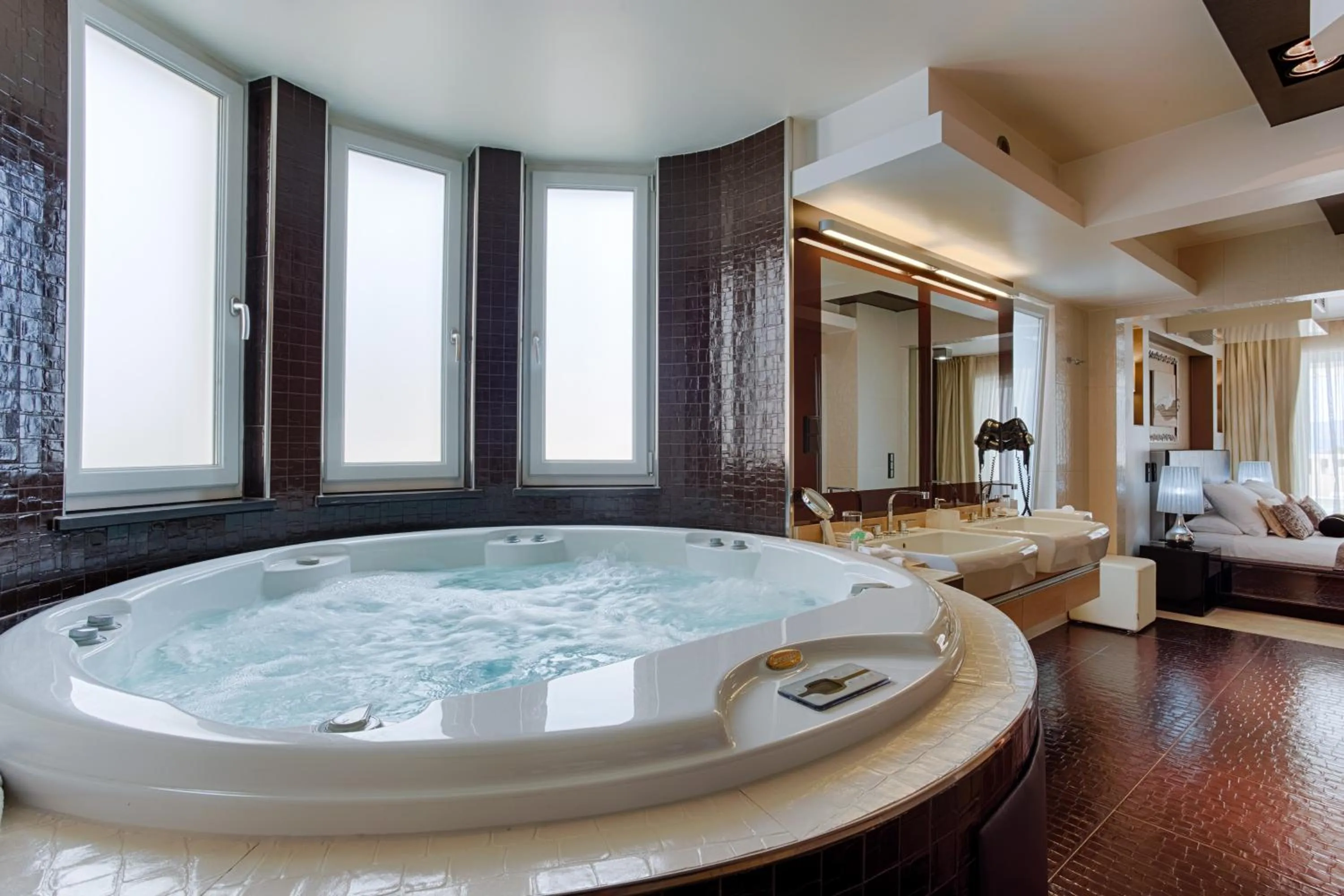 Hot Tub in Damianii Luxury Boutique Hotel & Spa