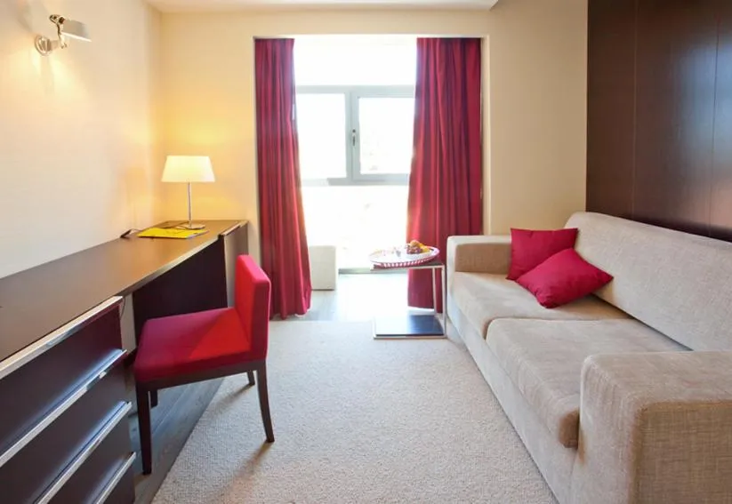 Seating area, Bed in Hotel S Pedro - Arouca