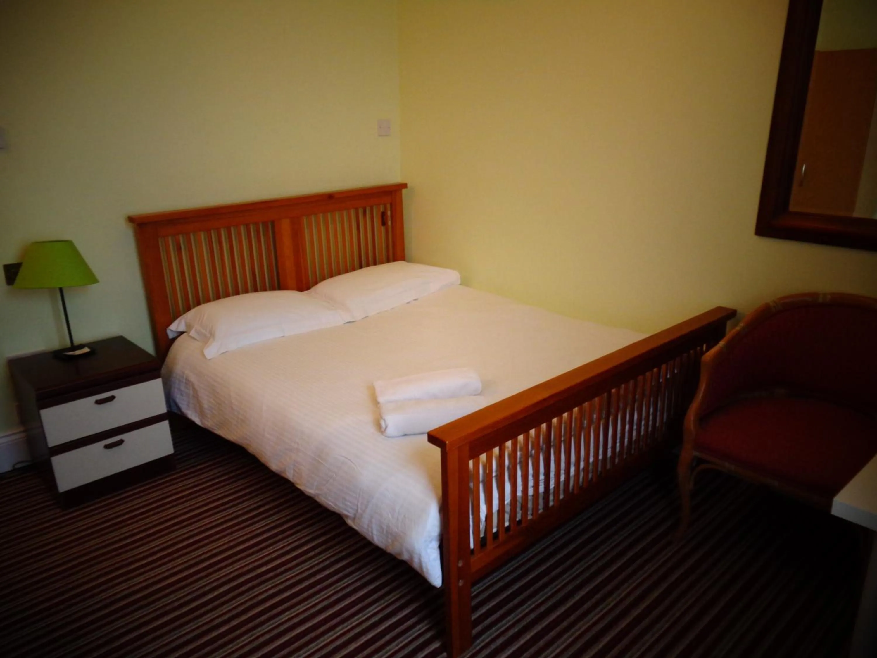 Bed in Aron Guest House