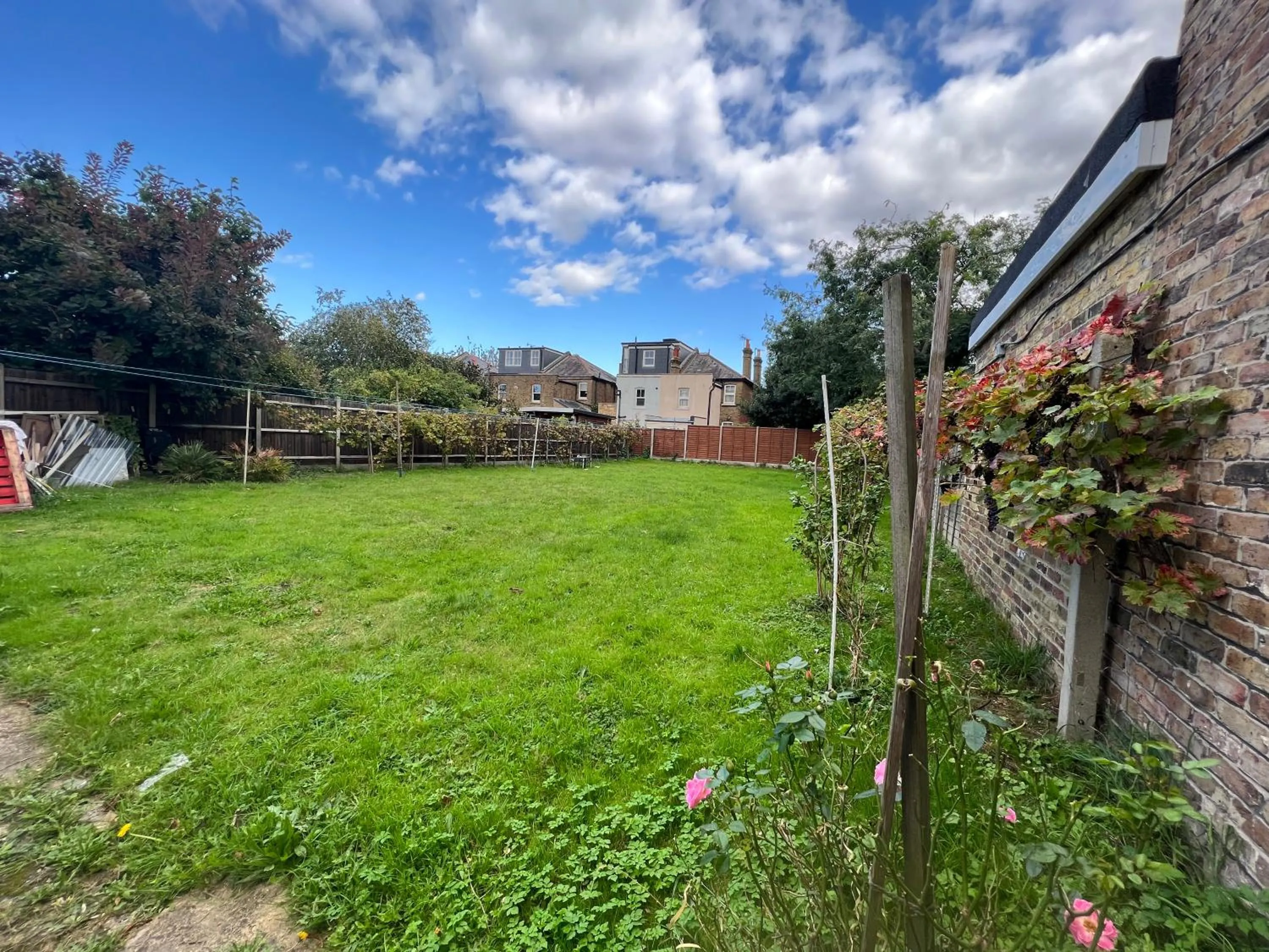 Garden in Aron Guest House