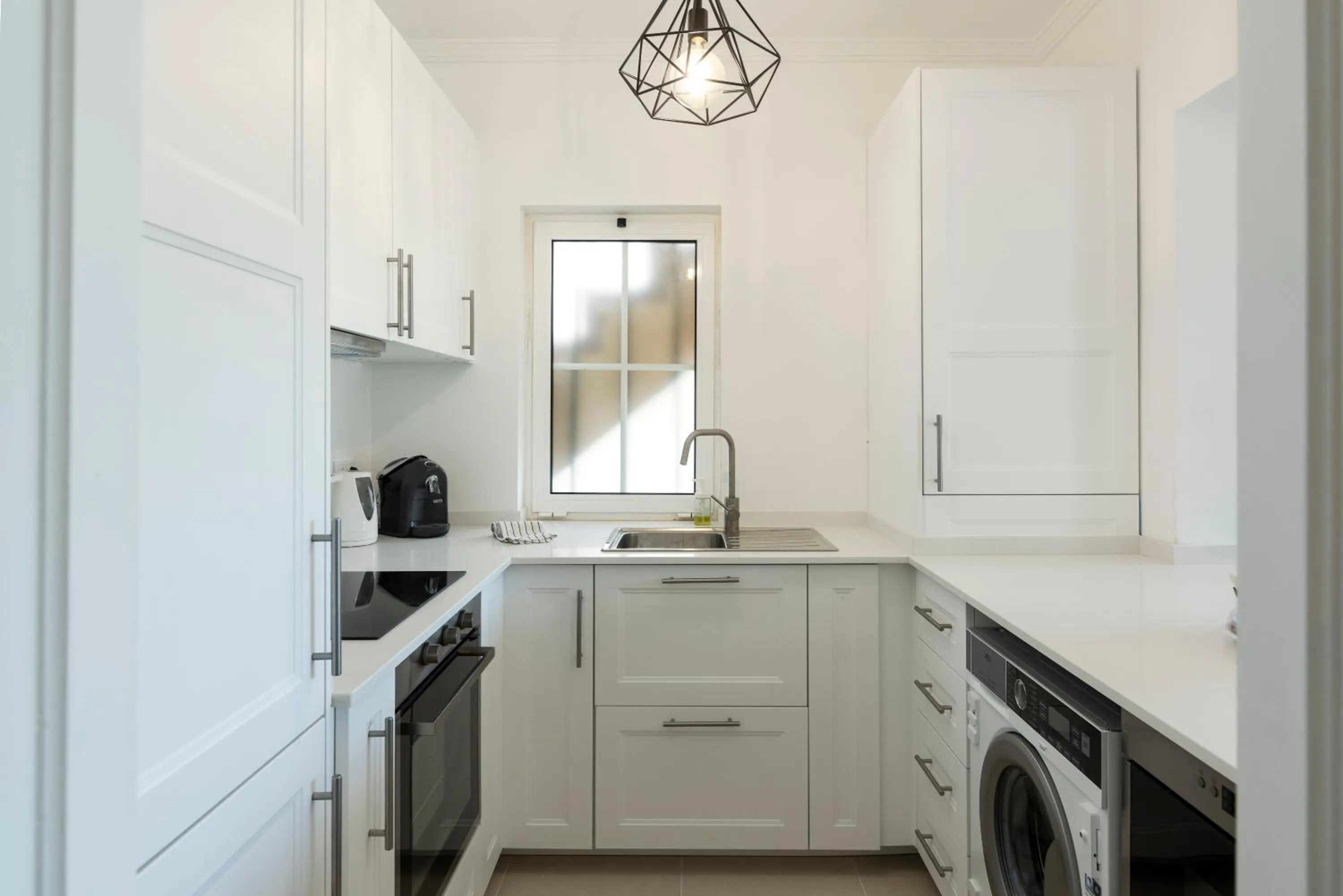 Kitchen or kitchenette in Old Village & Prestige