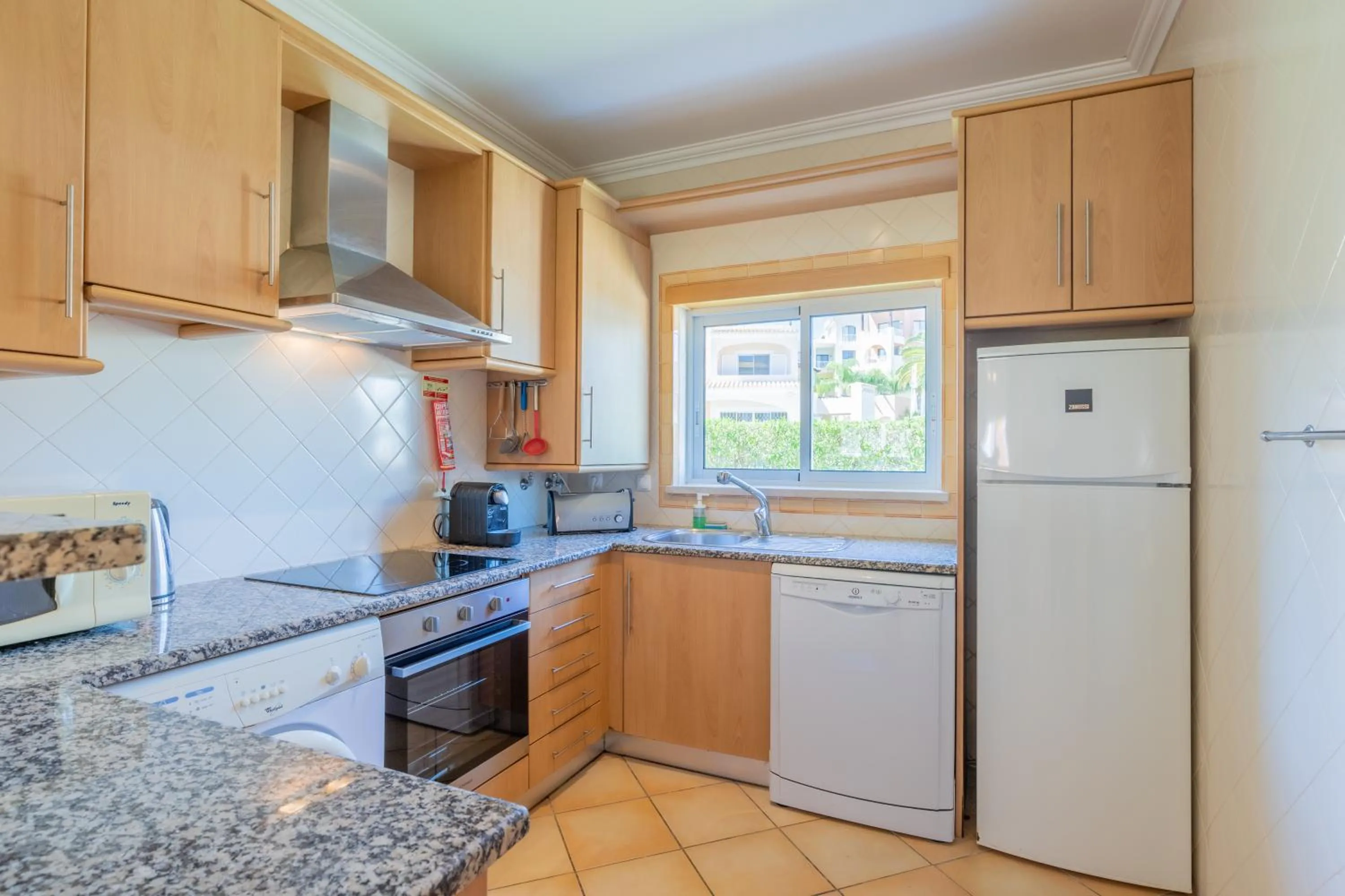 Kitchen or kitchenette in Old Village & Prestige