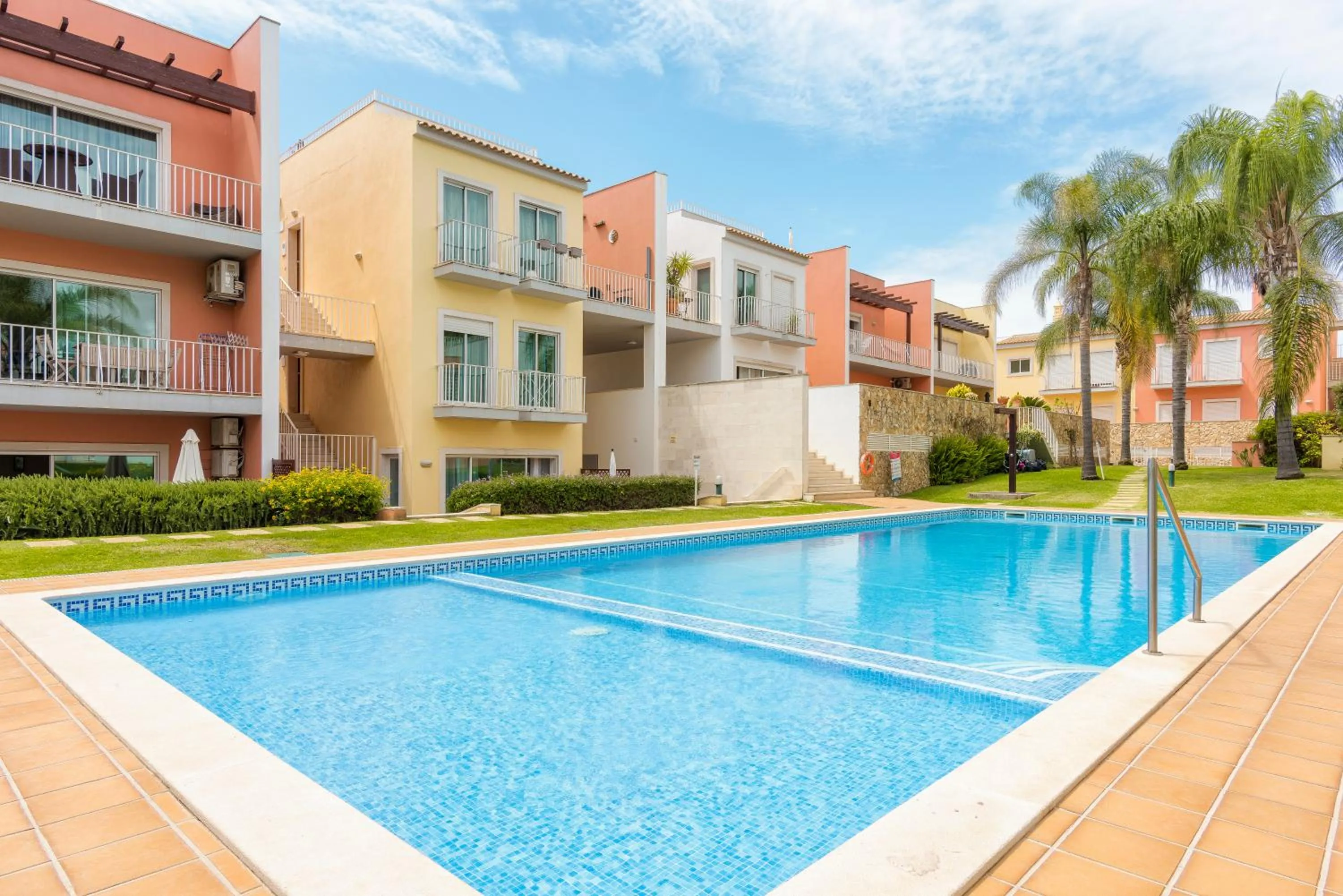 Swimming pool in Old Village & Prestige