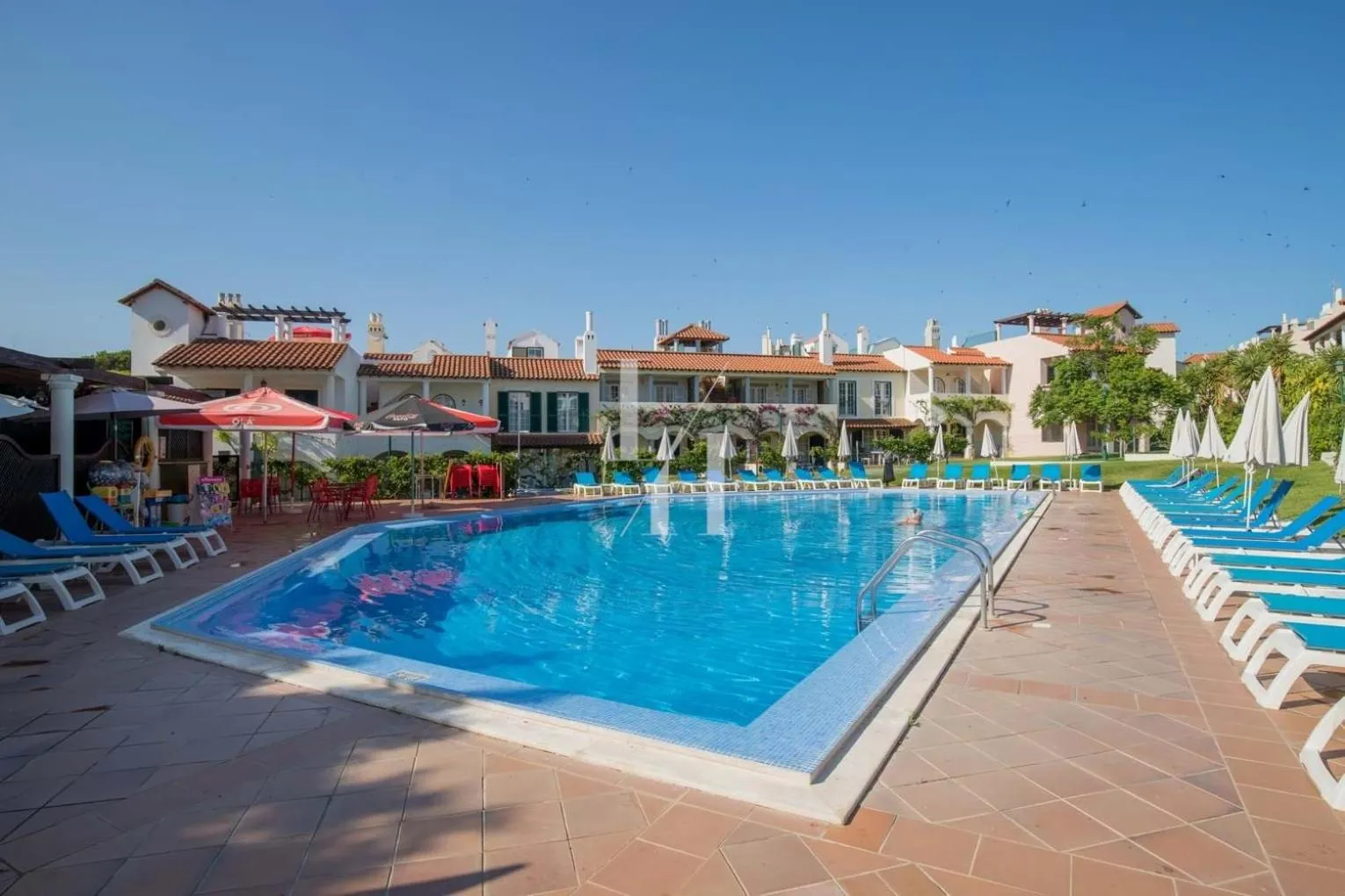 Swimming pool in Old Village & Prestige