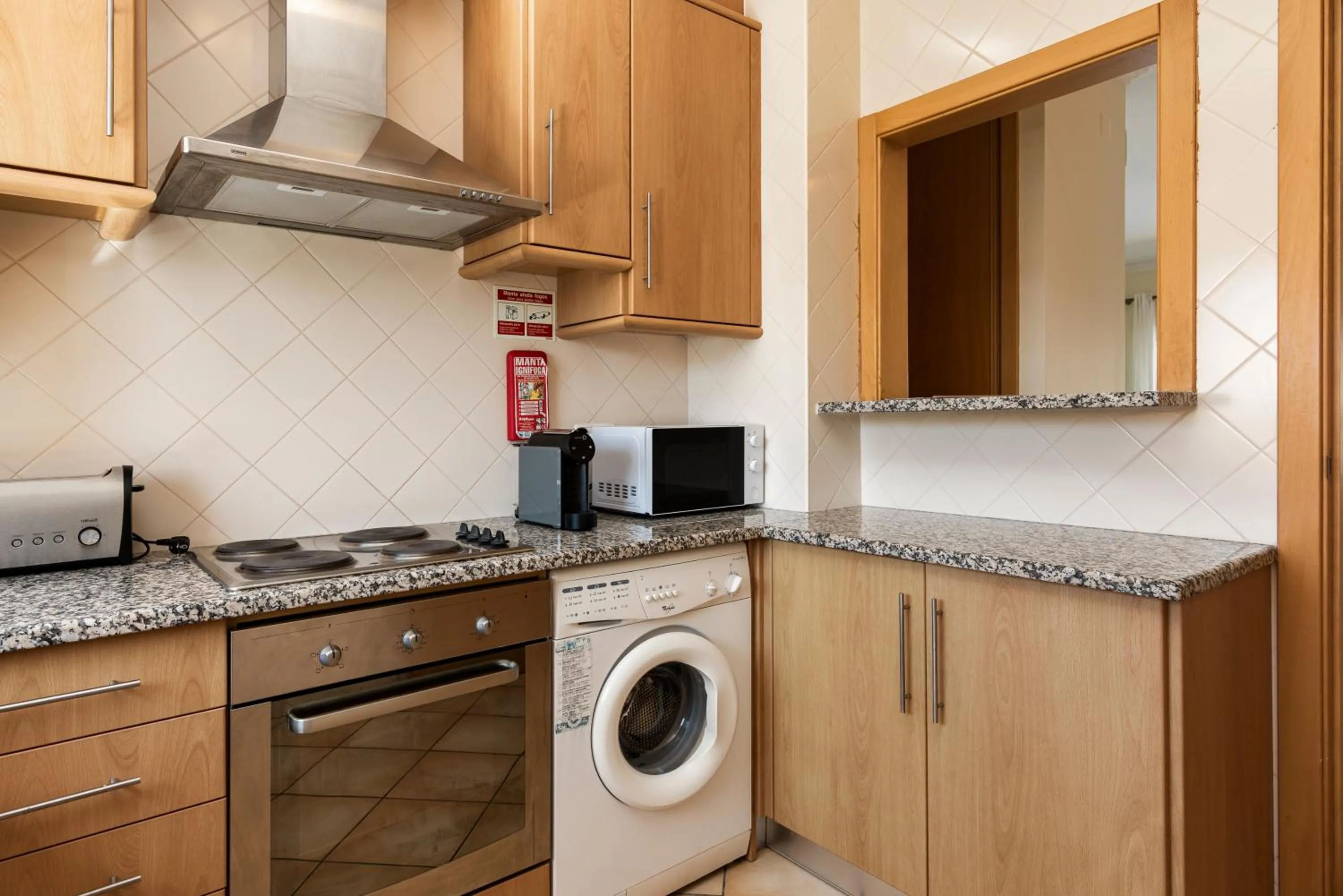 Kitchen or kitchenette in Old Village & Prestige