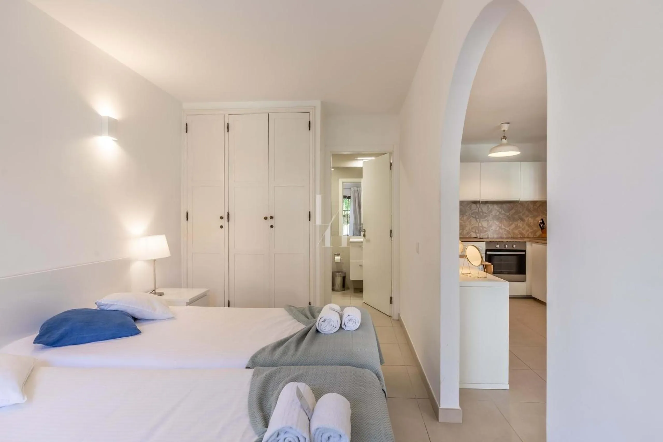 Bedroom, Bed in Old Village & Prestige