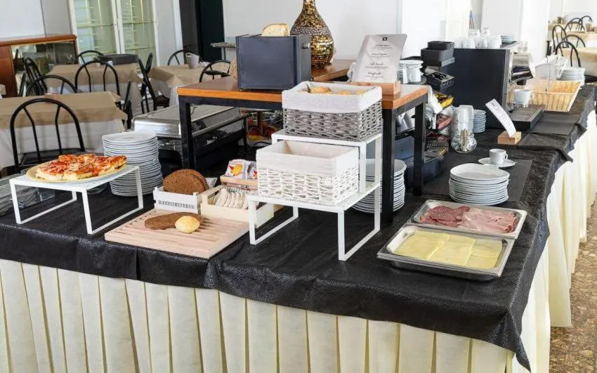 Breakfast in Hotel Continental