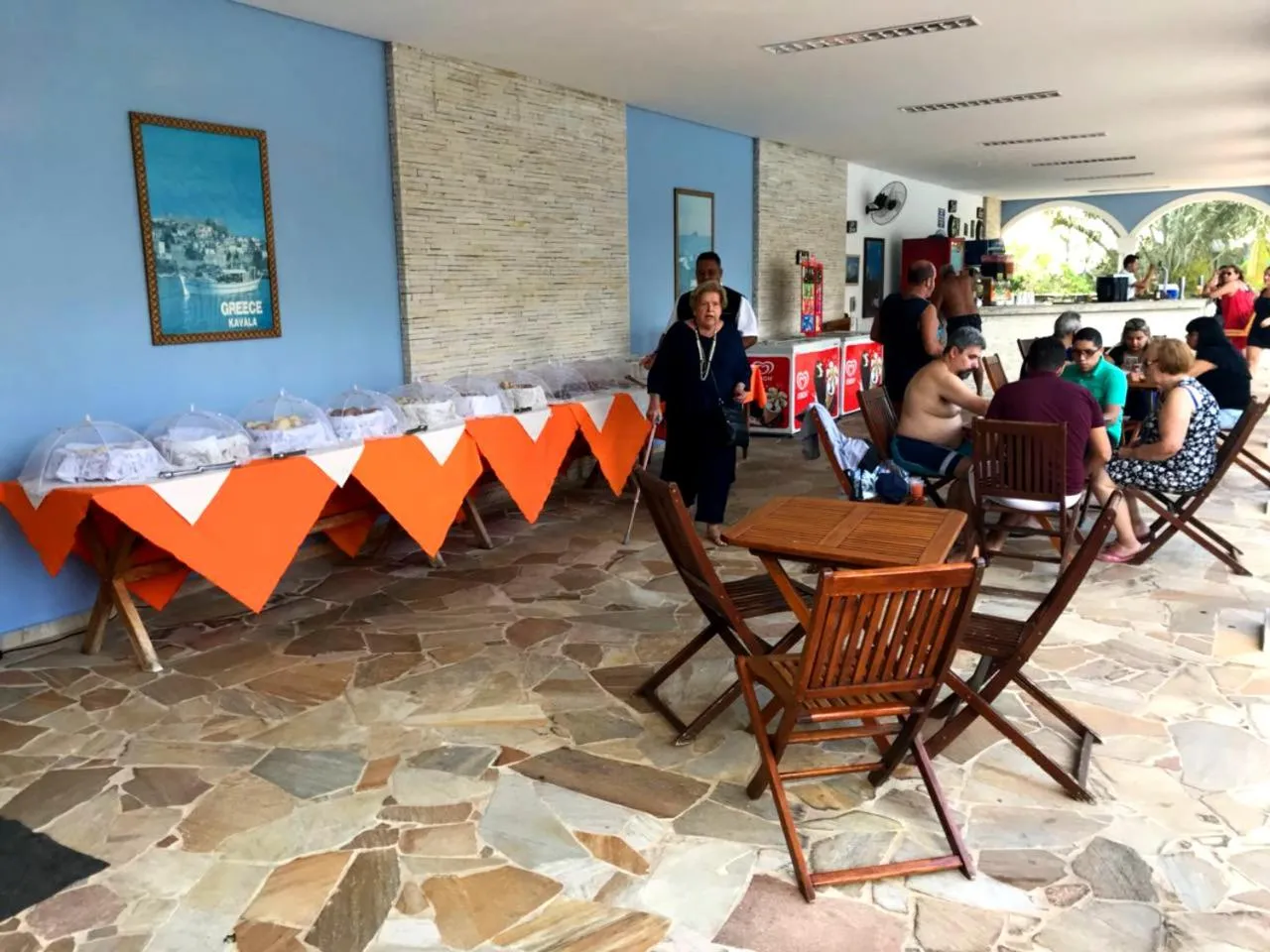 Restaurant/places to eat in Hotel Akropolis