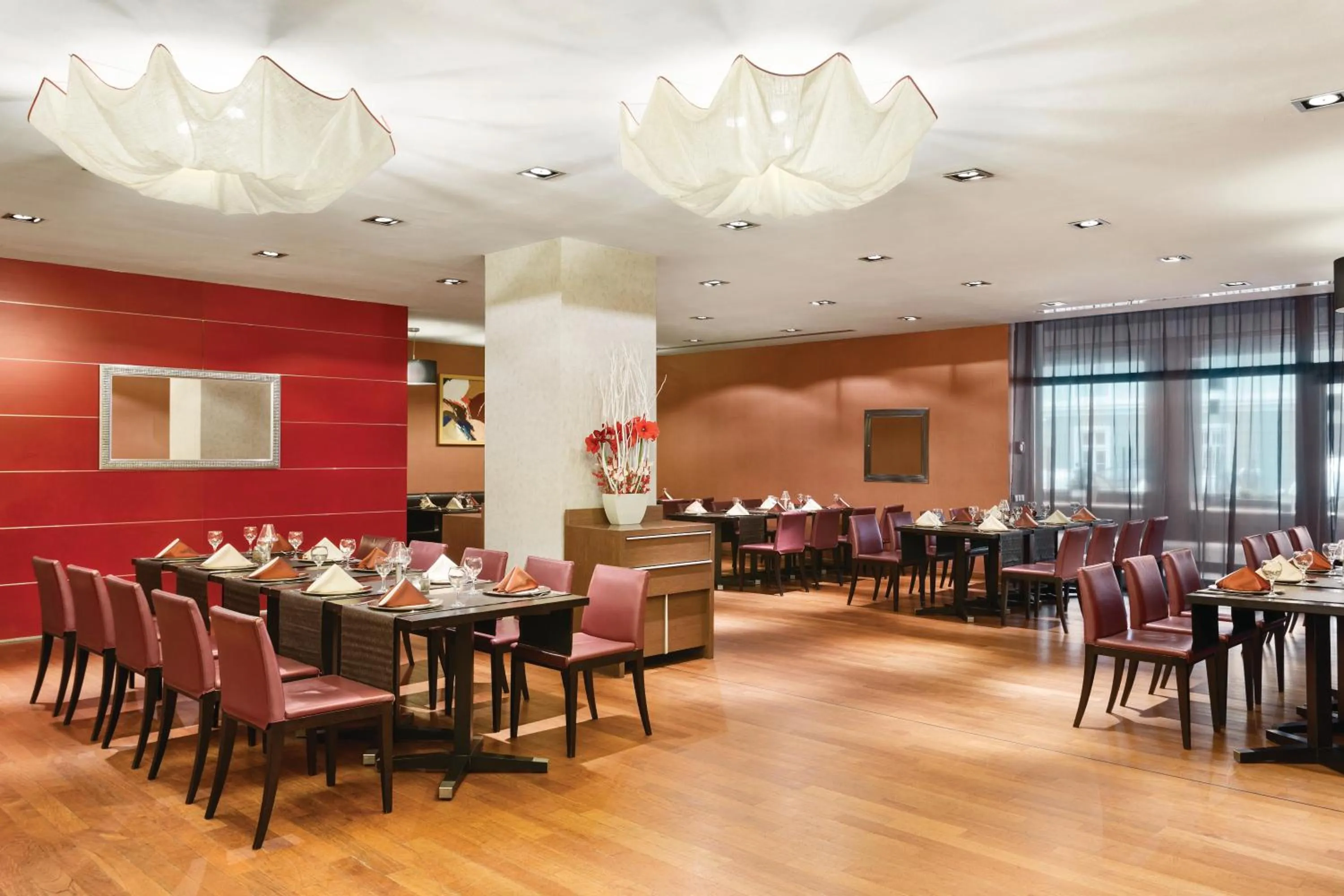 Restaurant/places to eat in Ramada Sibiu Hotel