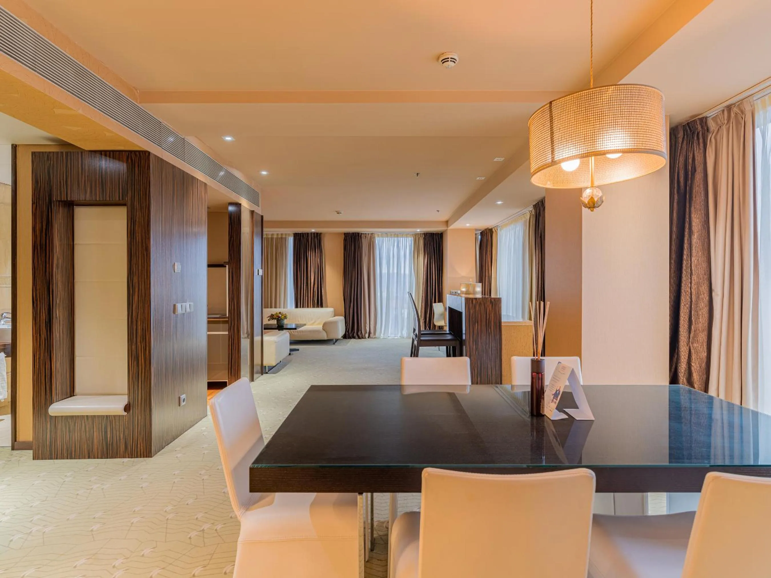 Living room in Ramada Sibiu Hotel