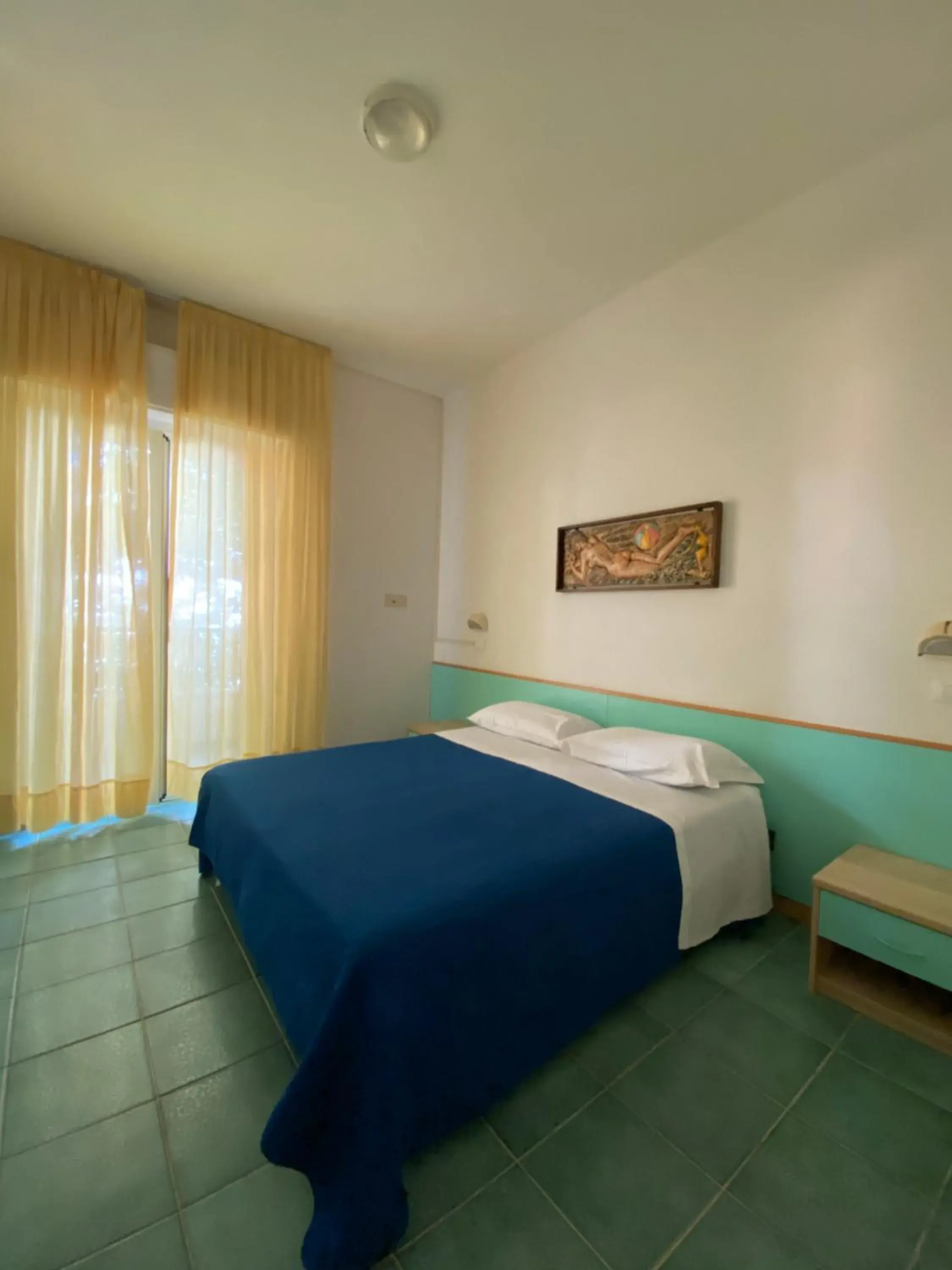 Standard Double or Twin Room with Balcony in Hotel Plaza con piscina Standard Double or Twin Room with Balcony in Hotel Plaza con piscina