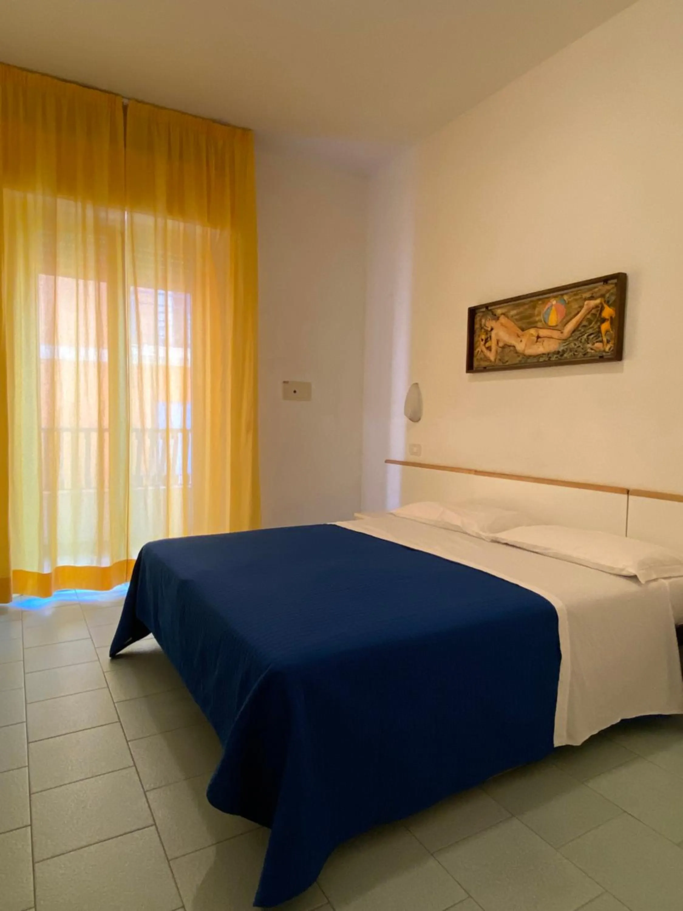 Bedroom, Bed in Hotel Plaza con piscina