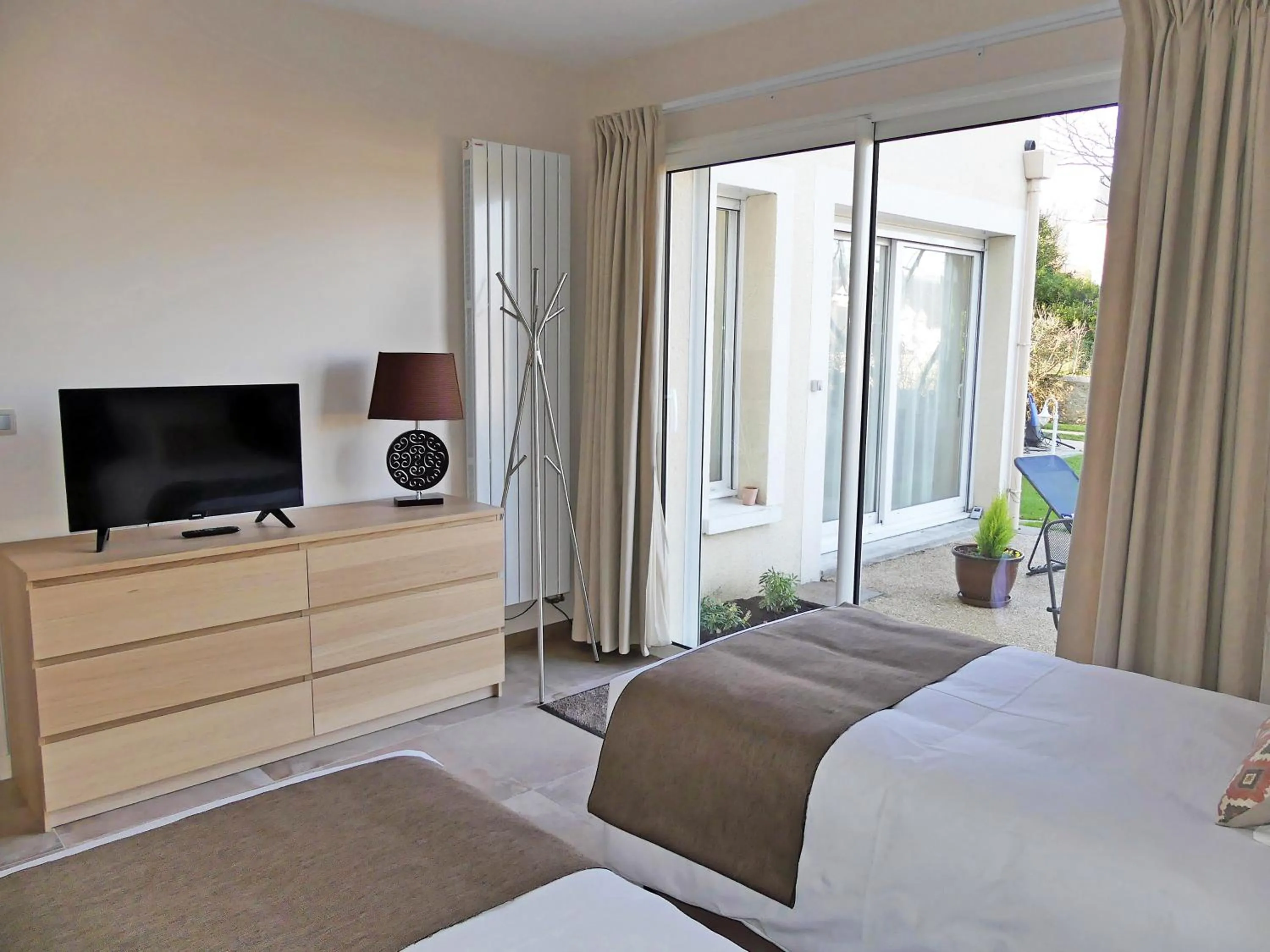 Photo of the whole room, Bed in Les Ambaciales