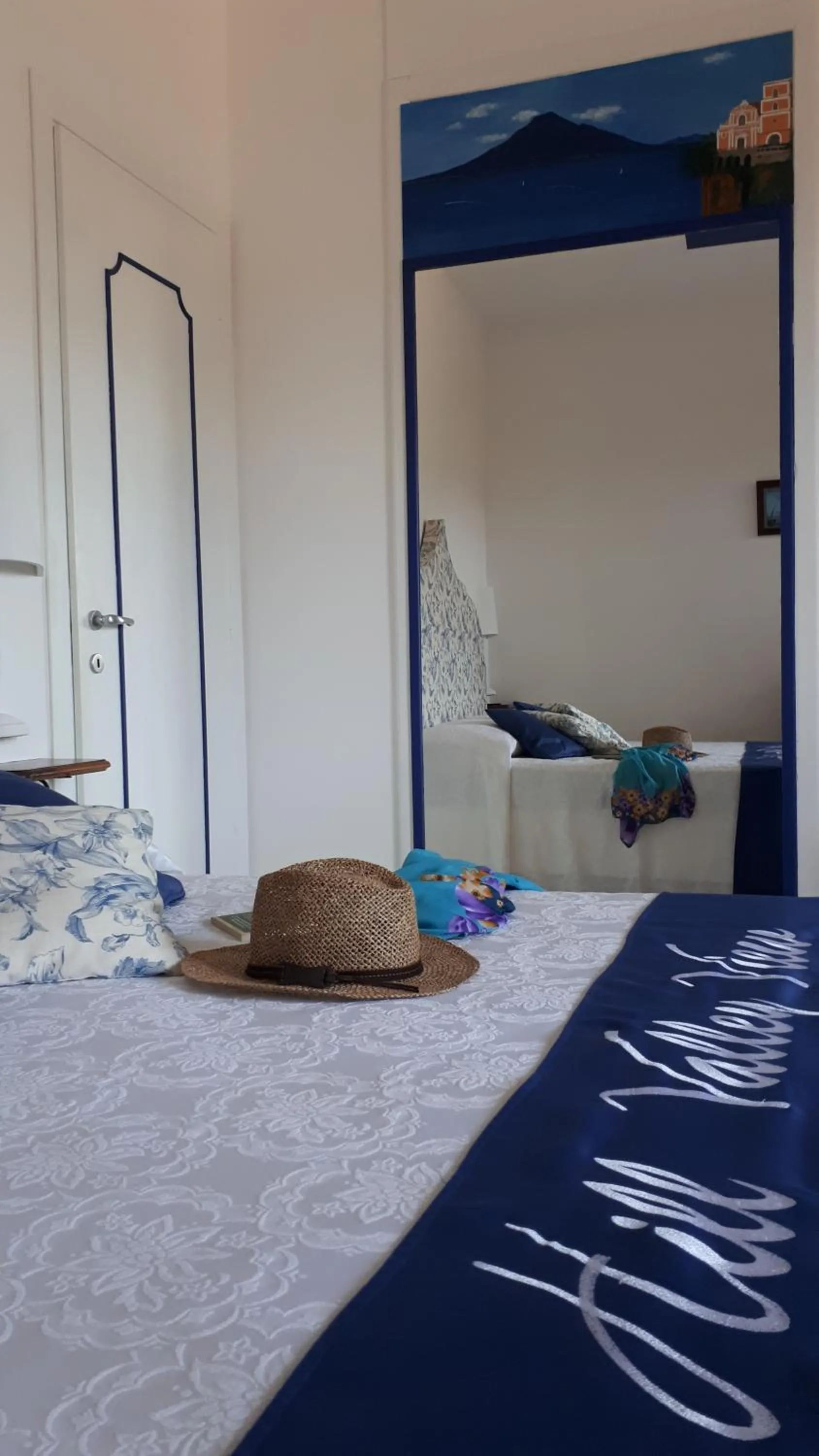 Decorative detail, Bed in Hill Valley View