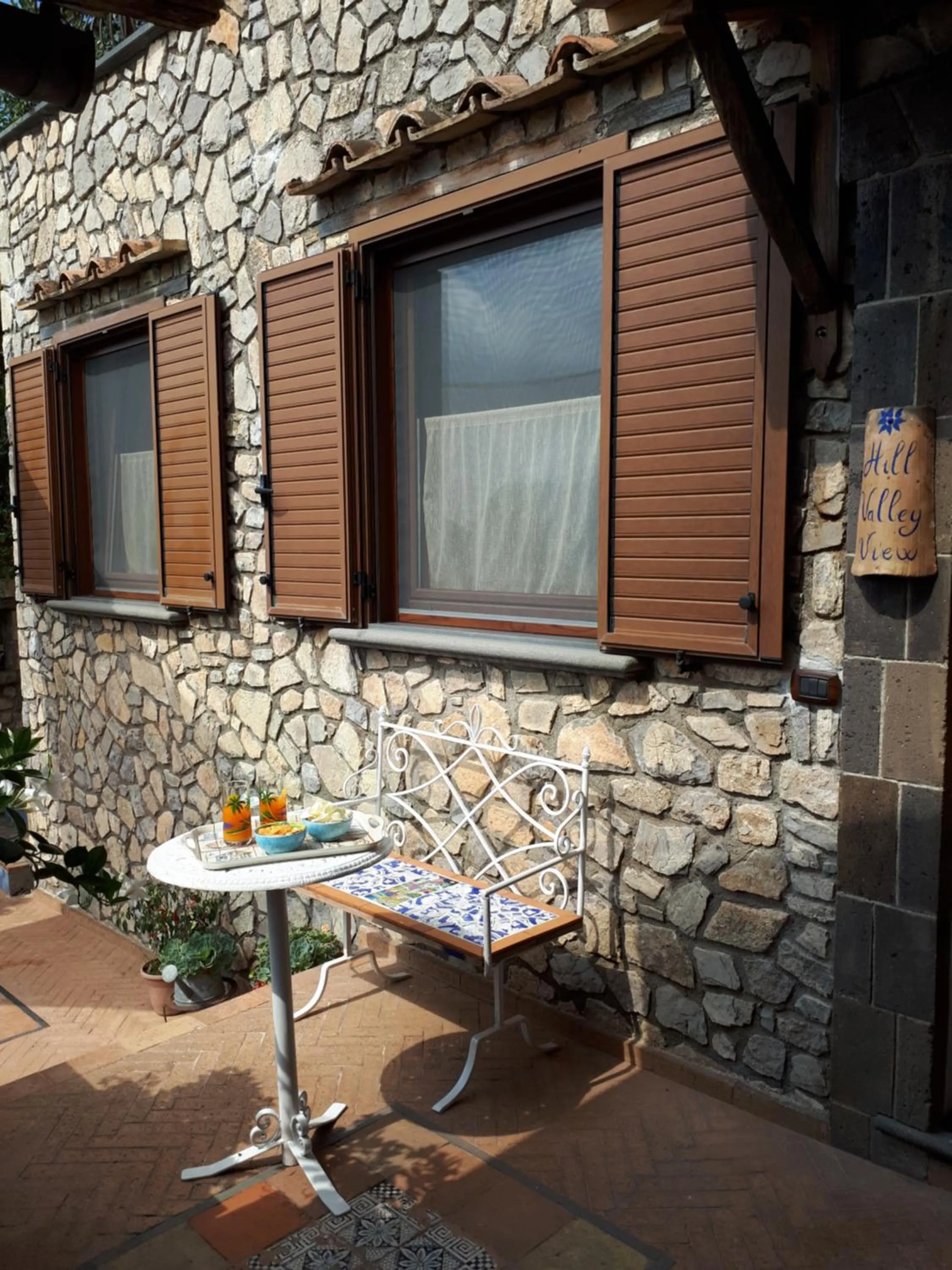 Facade/entrance in Hill Valley View