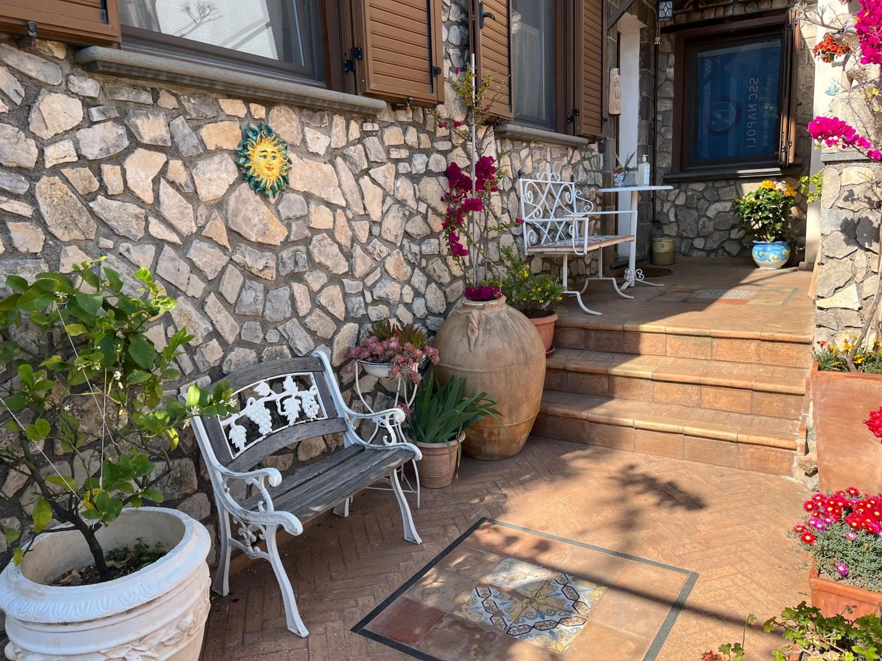 Balcony/Terrace in Hill Valley View