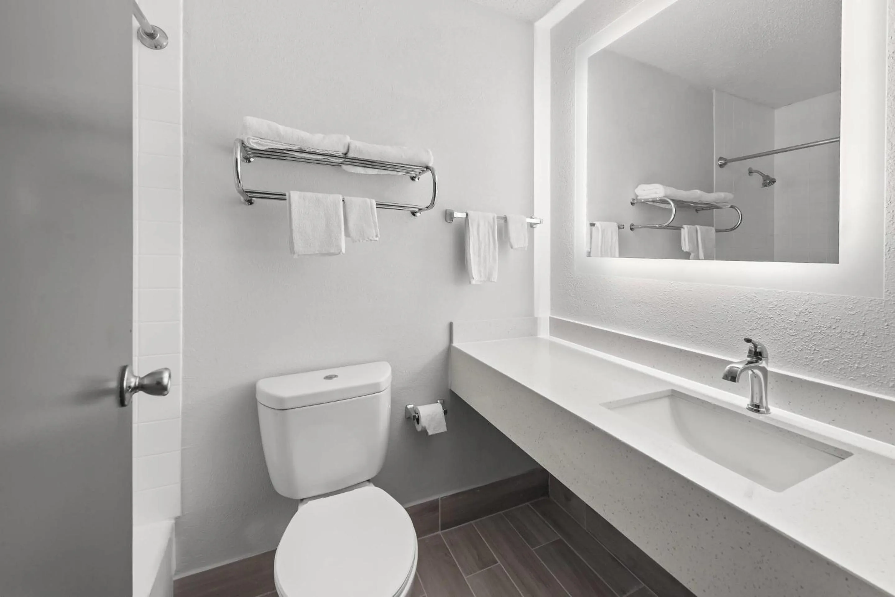 Bathroom in Suburban Studios Fairborn - Dayton