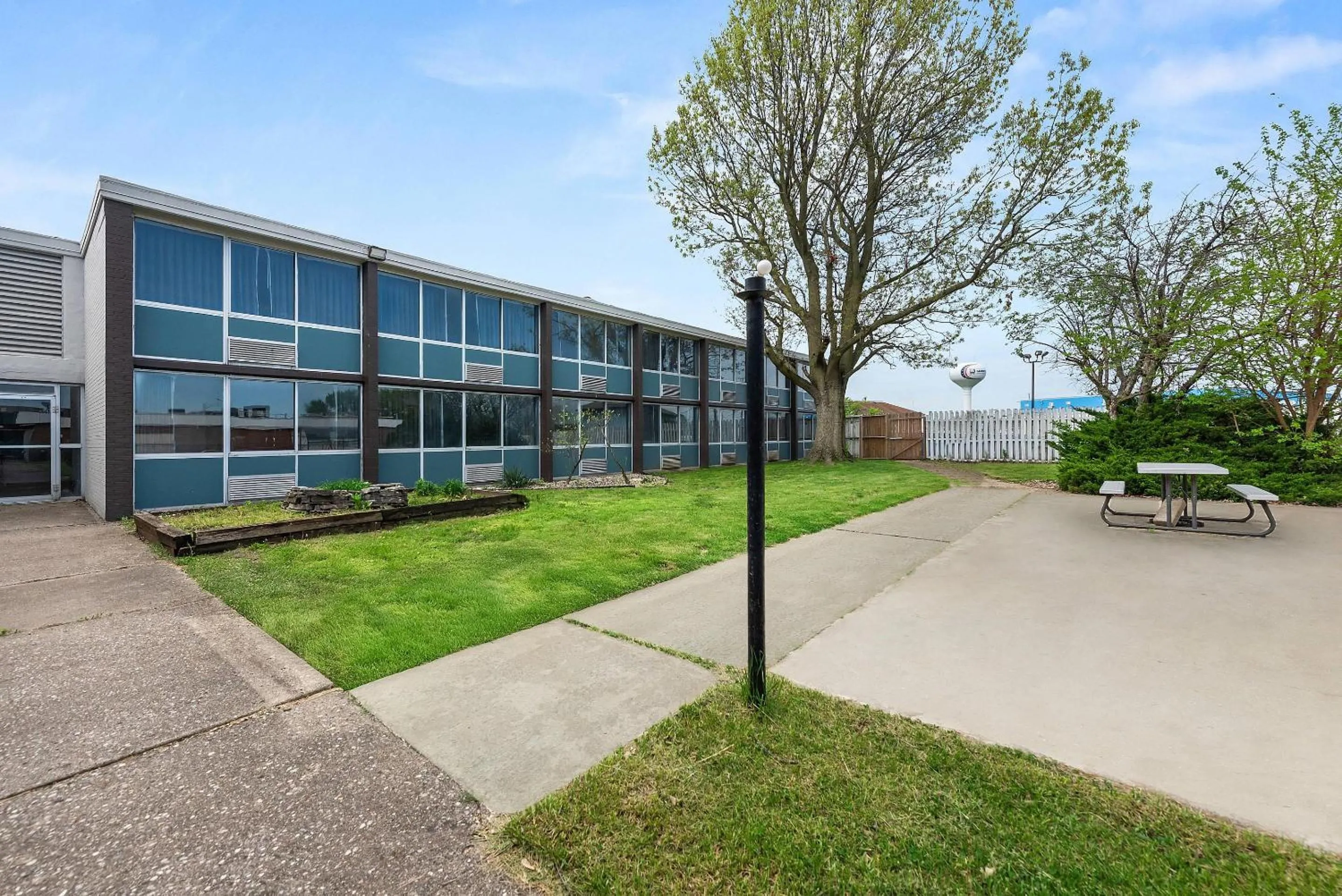 Property building in Suburban Studios Fairborn - Dayton